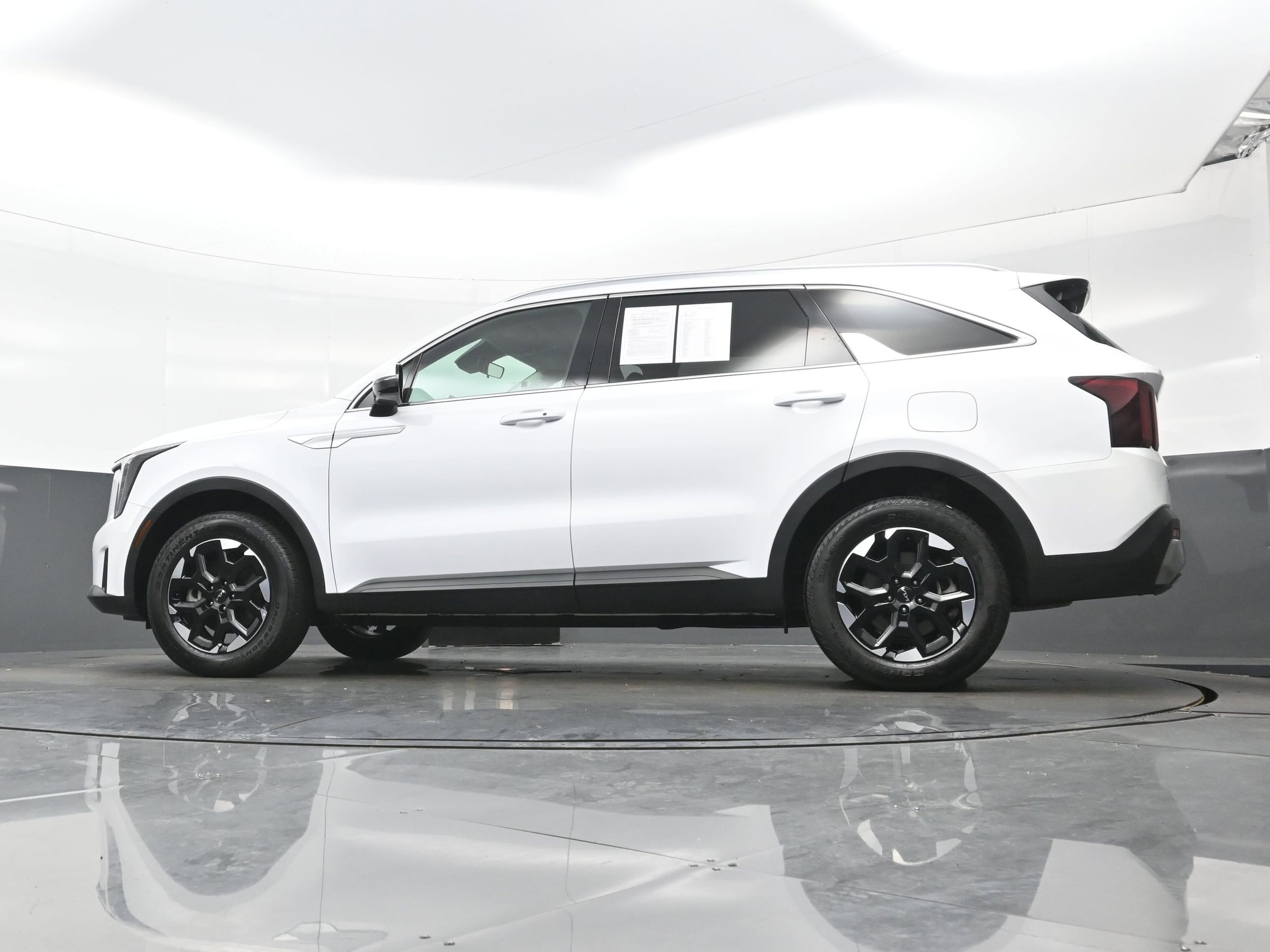 2024 Kia Sorento S - Photo 31