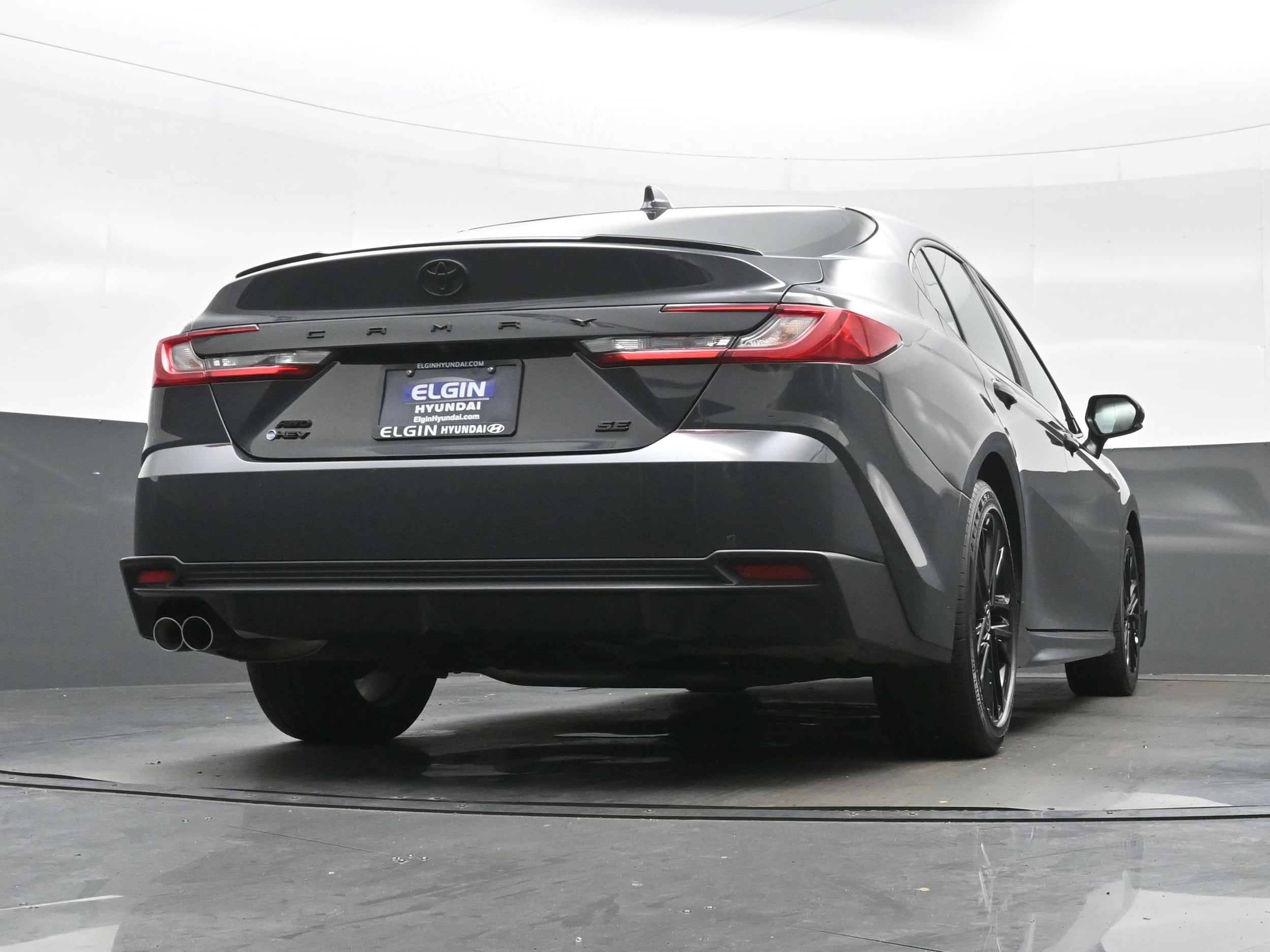 2025 Toyota Camry SE - Photo 31