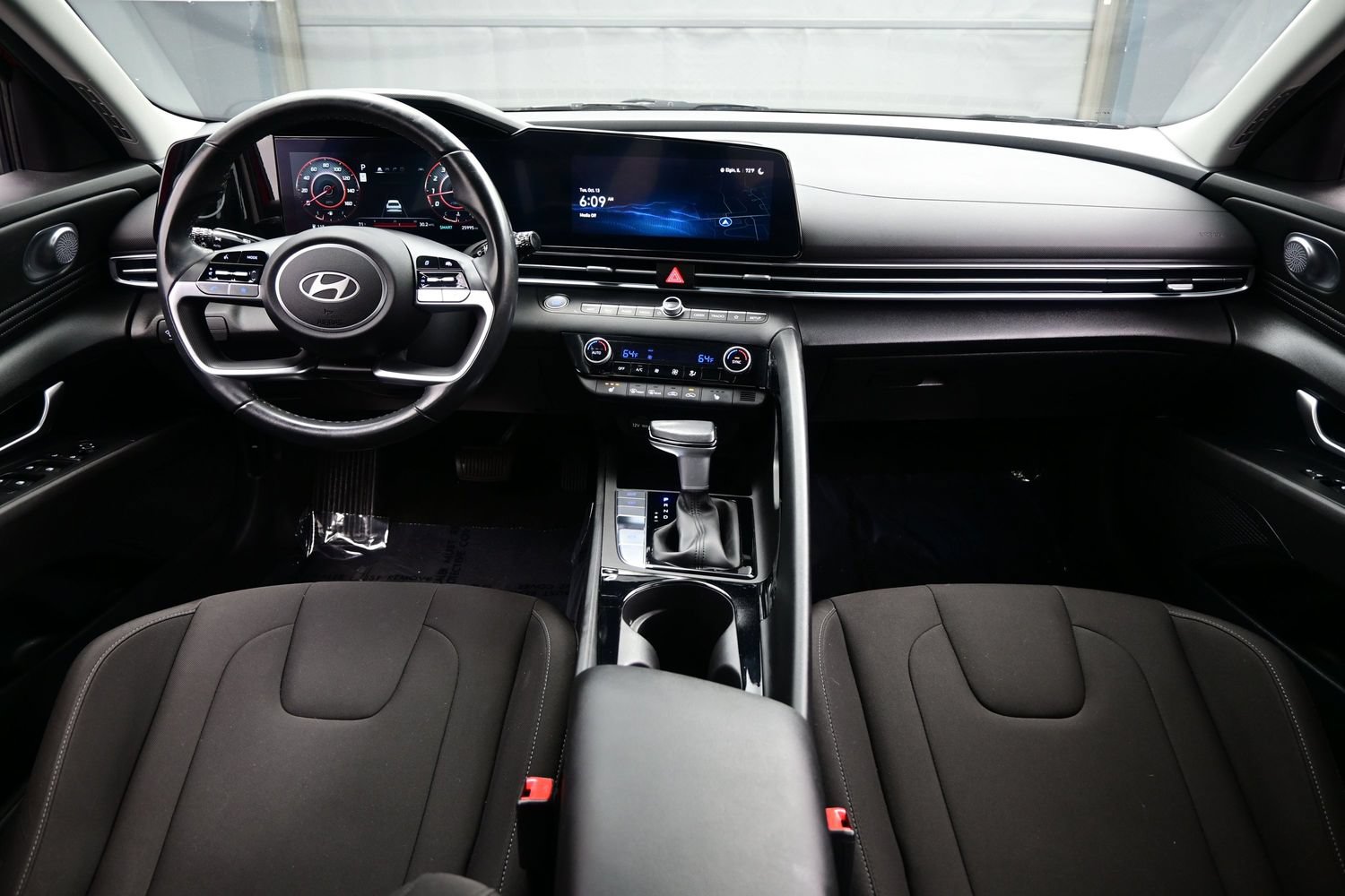 2024 Hyundai Elantra SEL - Photo 16