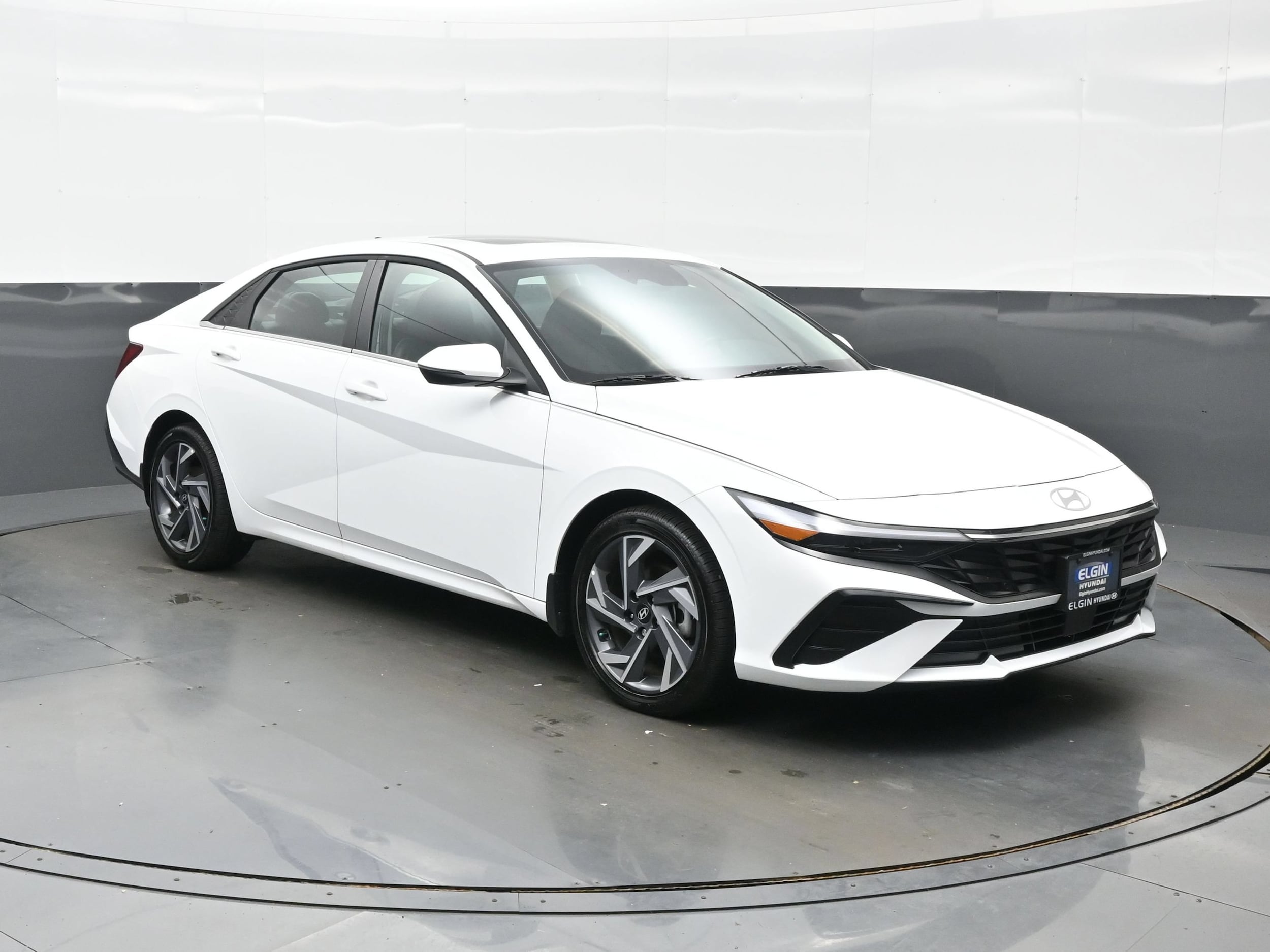 2025 Hyundai Elantra Limited - Photo 8