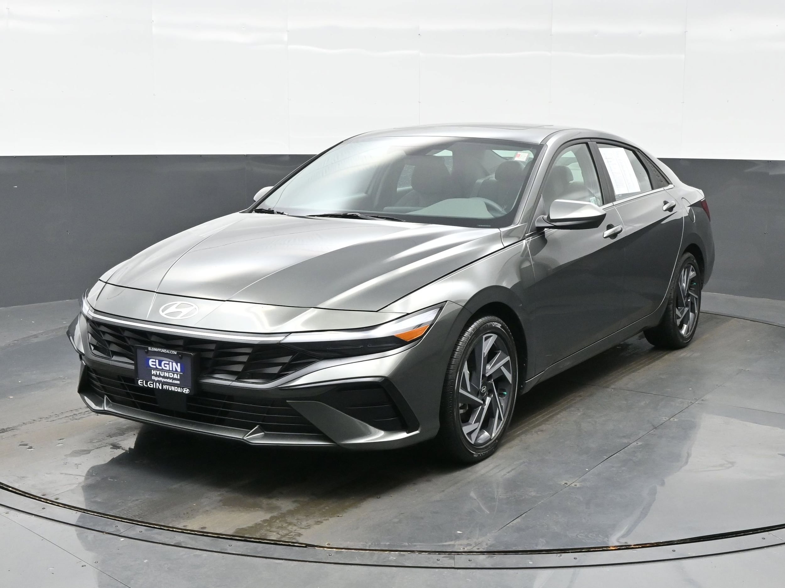 2025 Hyundai Elantra SEL's photo