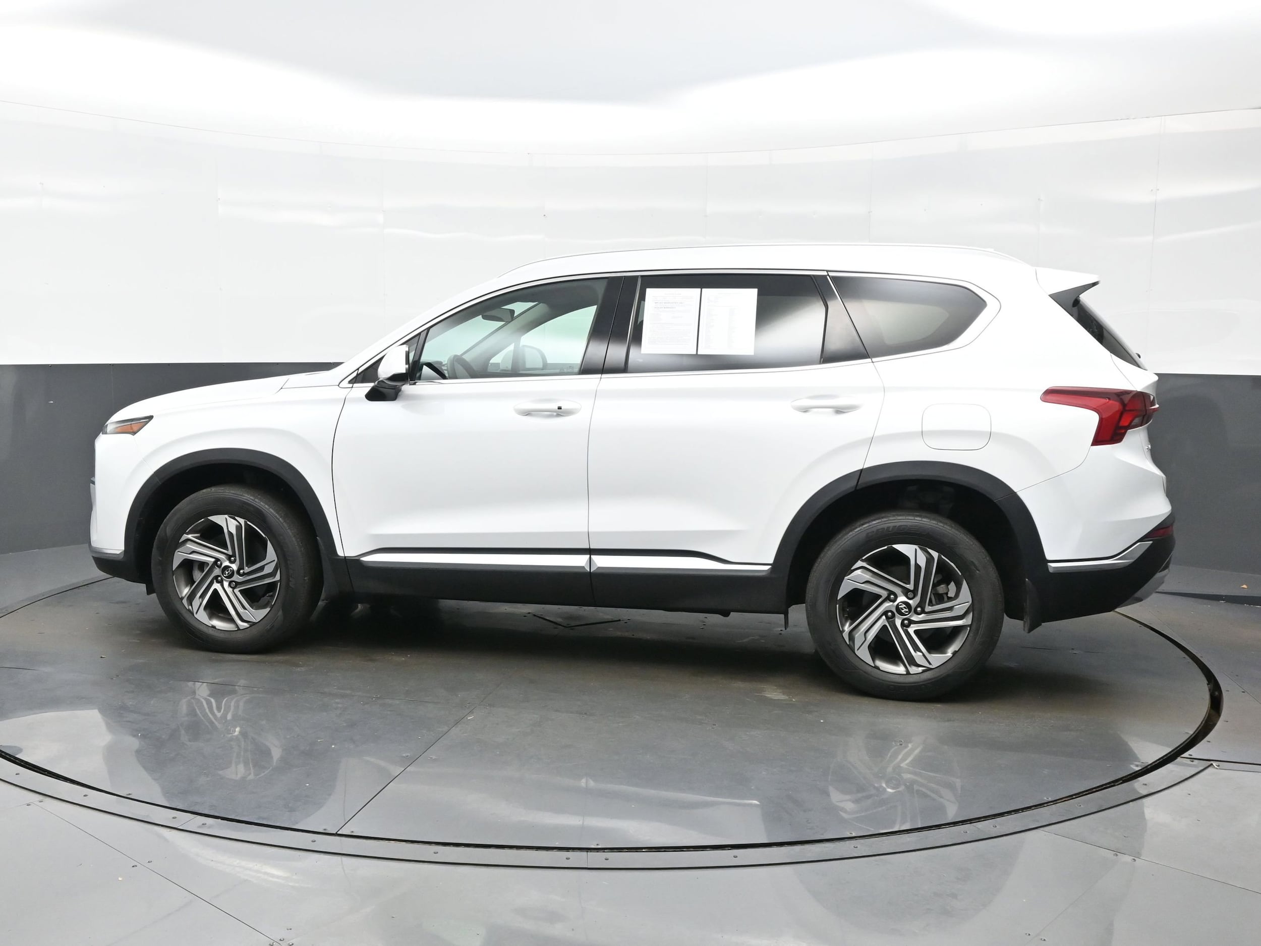 2022 Hyundai Santa Fe SEL - Photo 3