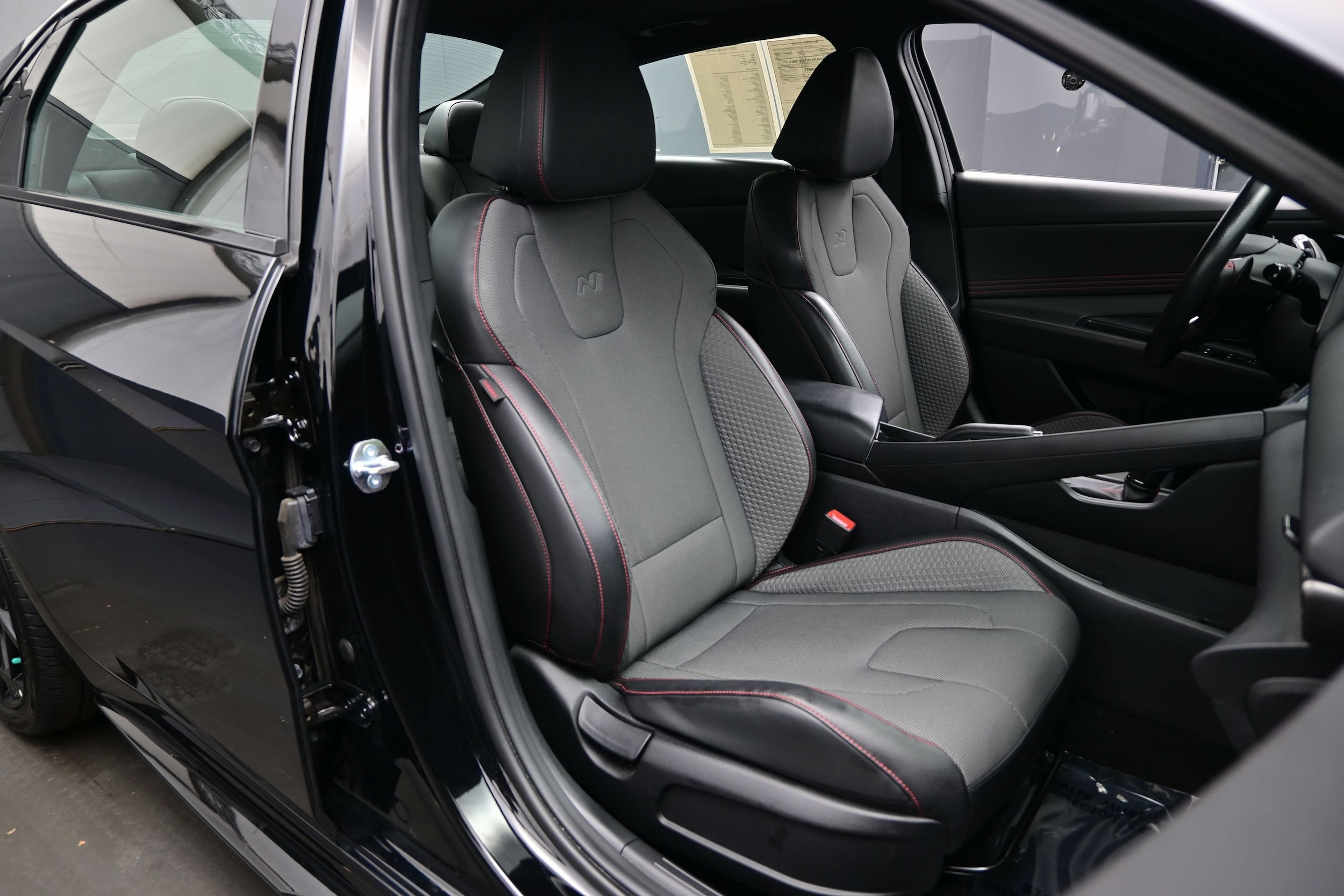 2025 Hyundai Elantra N Line - Photo 13
