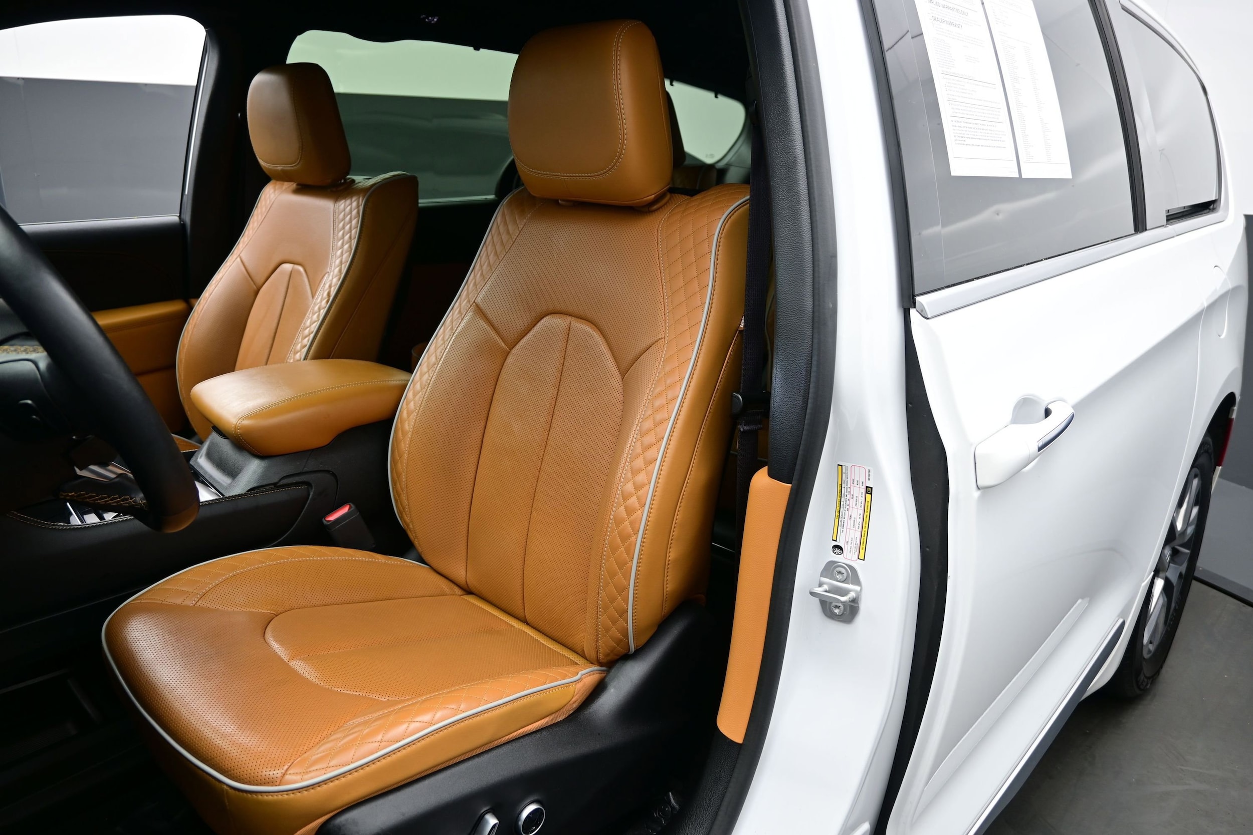 2022 Chrysler Pacifica Hybrid Pinnacle Hybrid - Photo 11