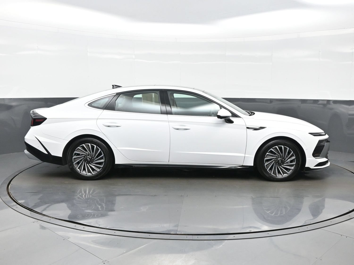 2026 Hyundai Sonata Hybrid Limited - Photo 7