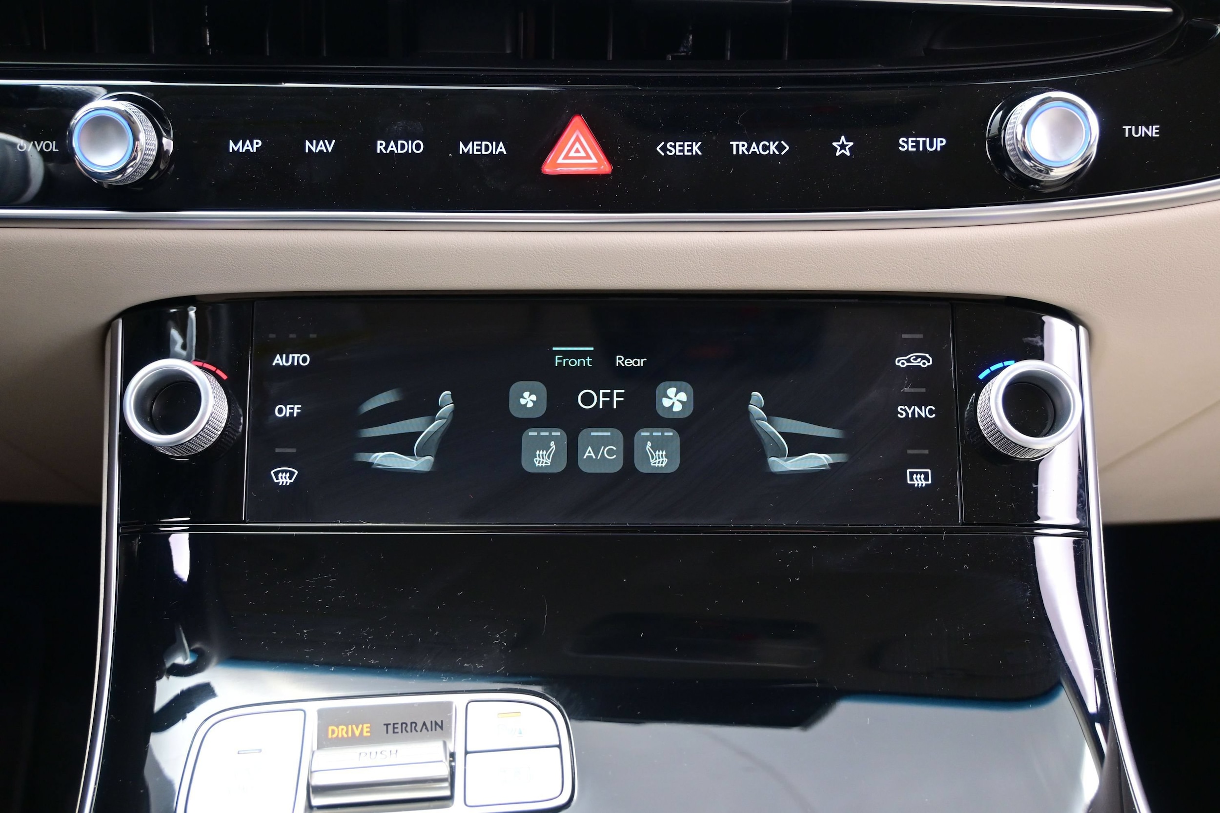 2026 GENESIS GV70 Standard - Photo 20