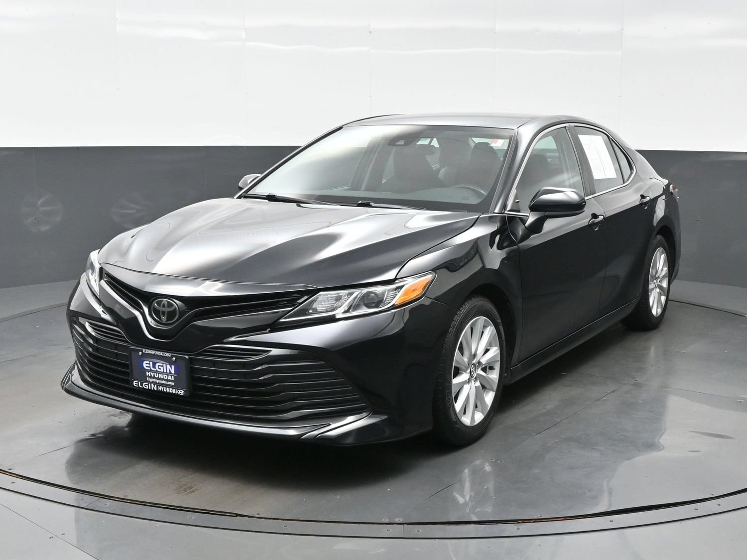 2020 Toyota Camry LE - Photo 1