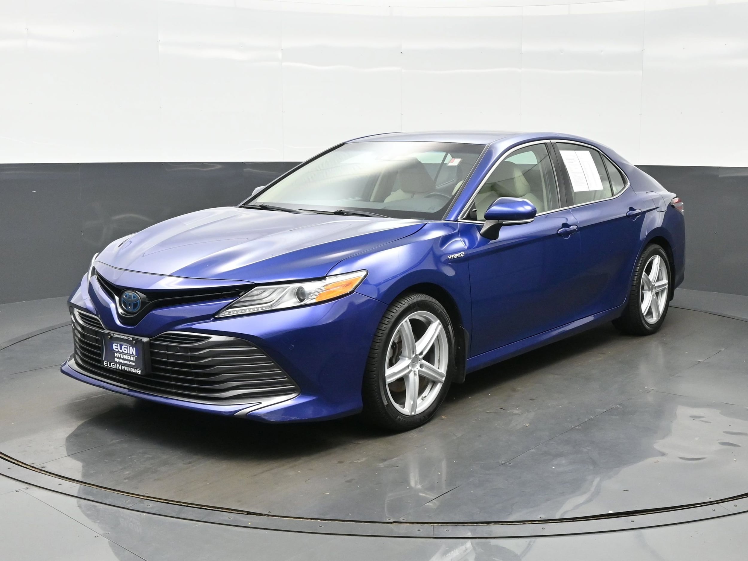 Used 2018 Toyota Camry XLE Hybrid with VIN 4T1B21HK3JU500352 for sale in Bartlett, IL