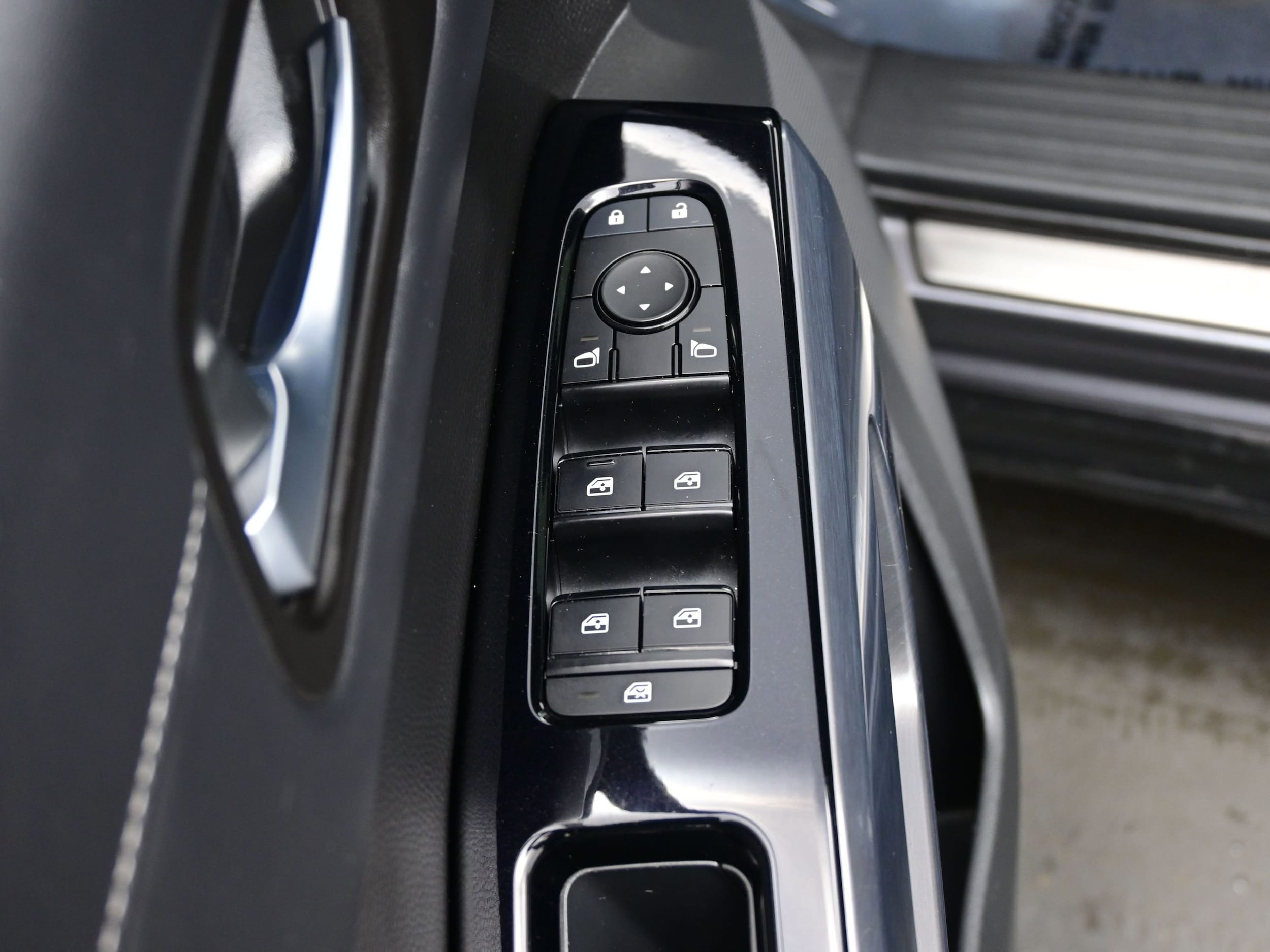 2023 Nissan Pathfinder SL - Photo 10