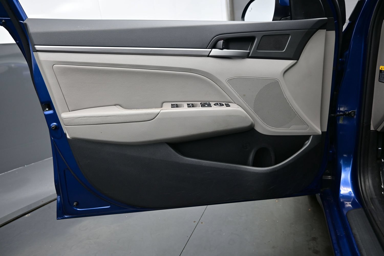 2017 Hyundai Elantra Limited - Photo 9