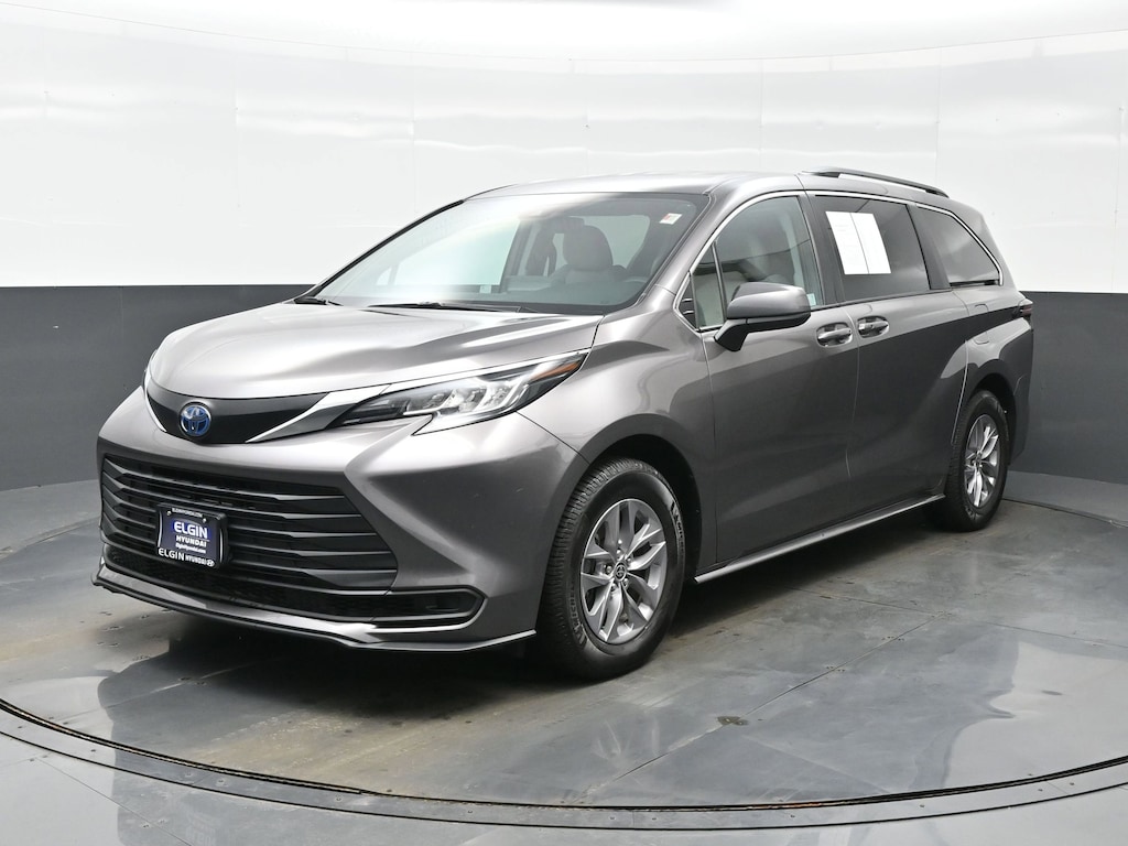 Used 2022 Toyota Sienna LE Van