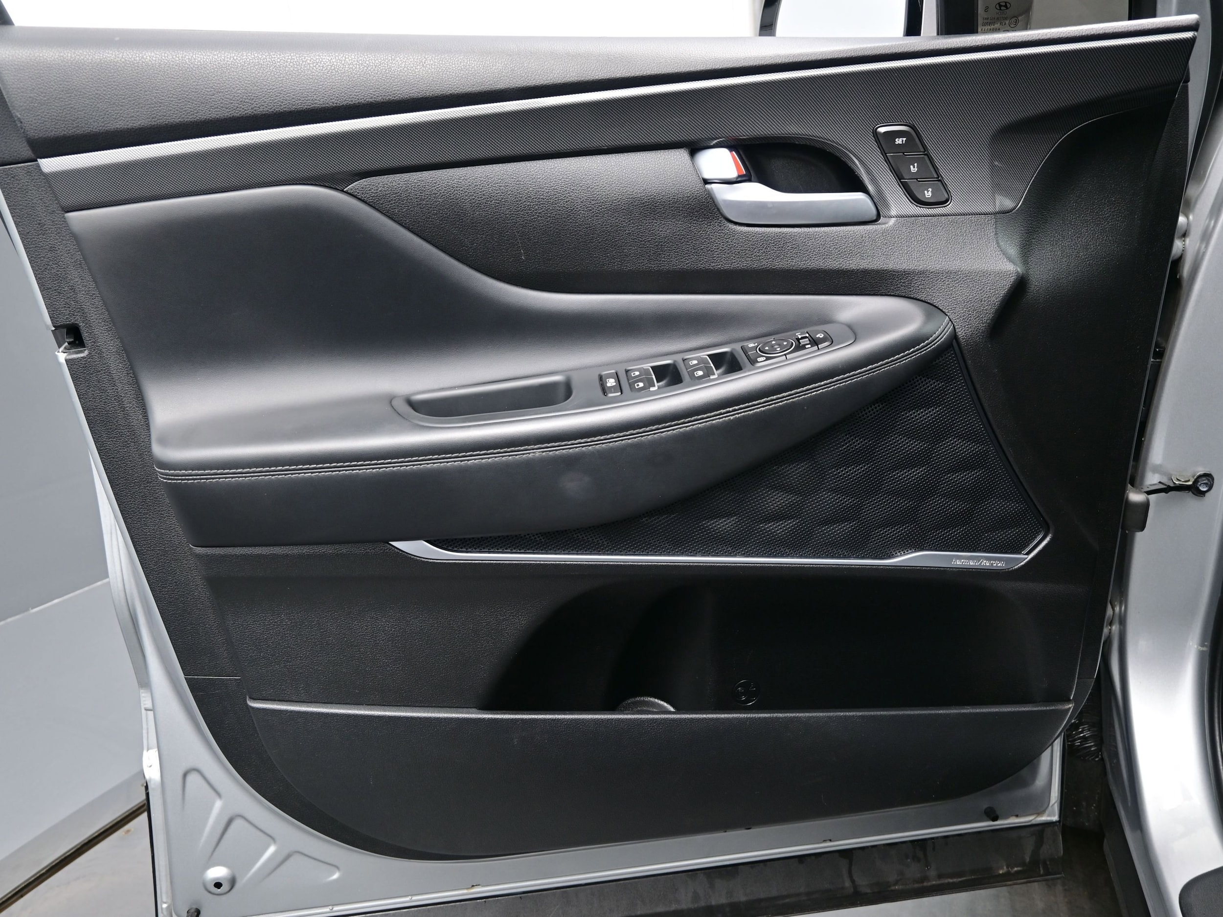 2022 Hyundai Santa Fe Limited - Photo 9