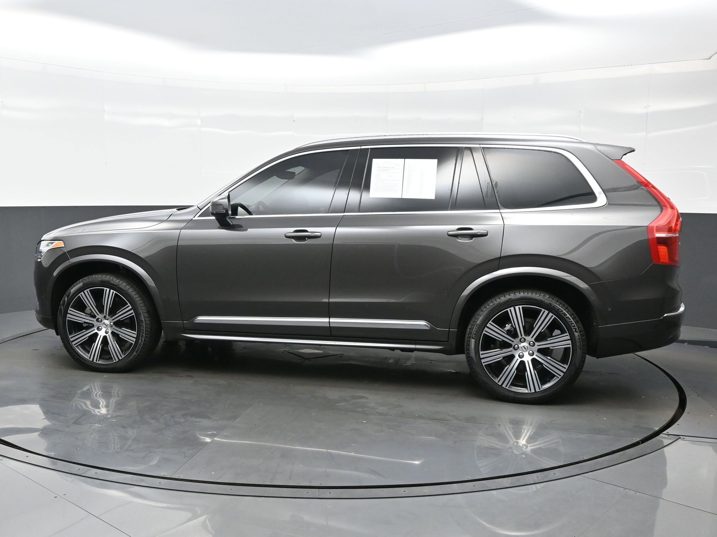 2025 Volvo XC90 photo 3