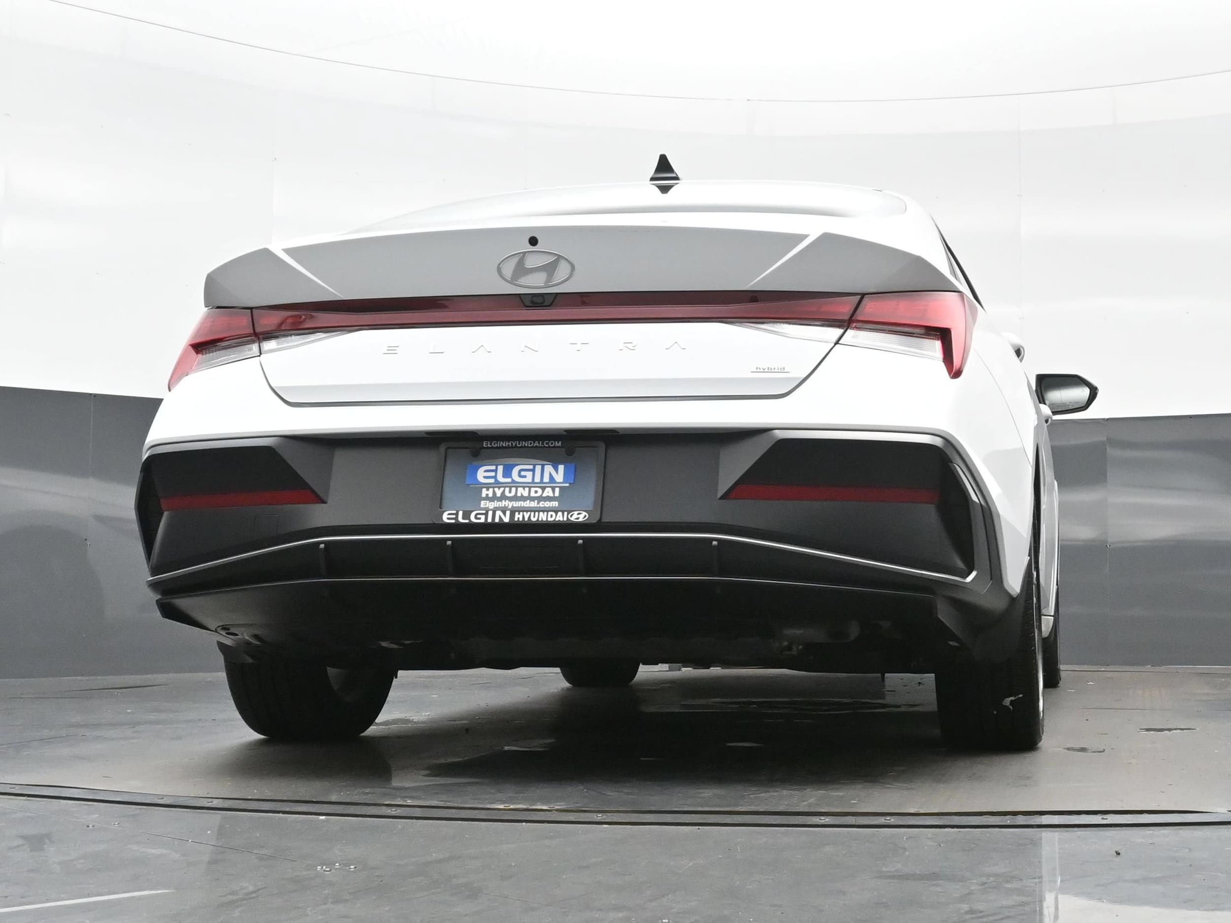 2025 Hyundai Elantra Limited - Photo 31