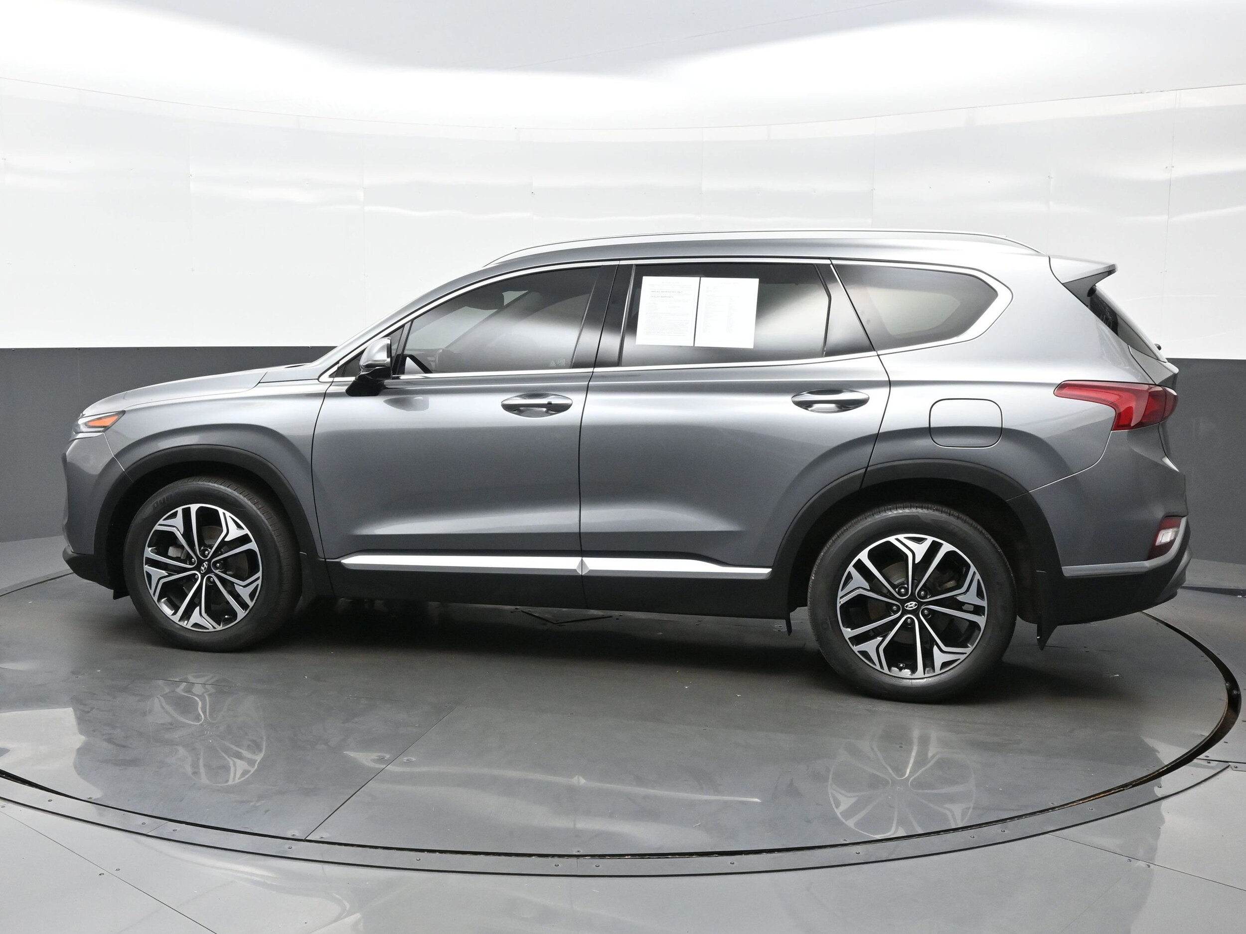 2019 Hyundai Santa Fe Ultimate photo 3