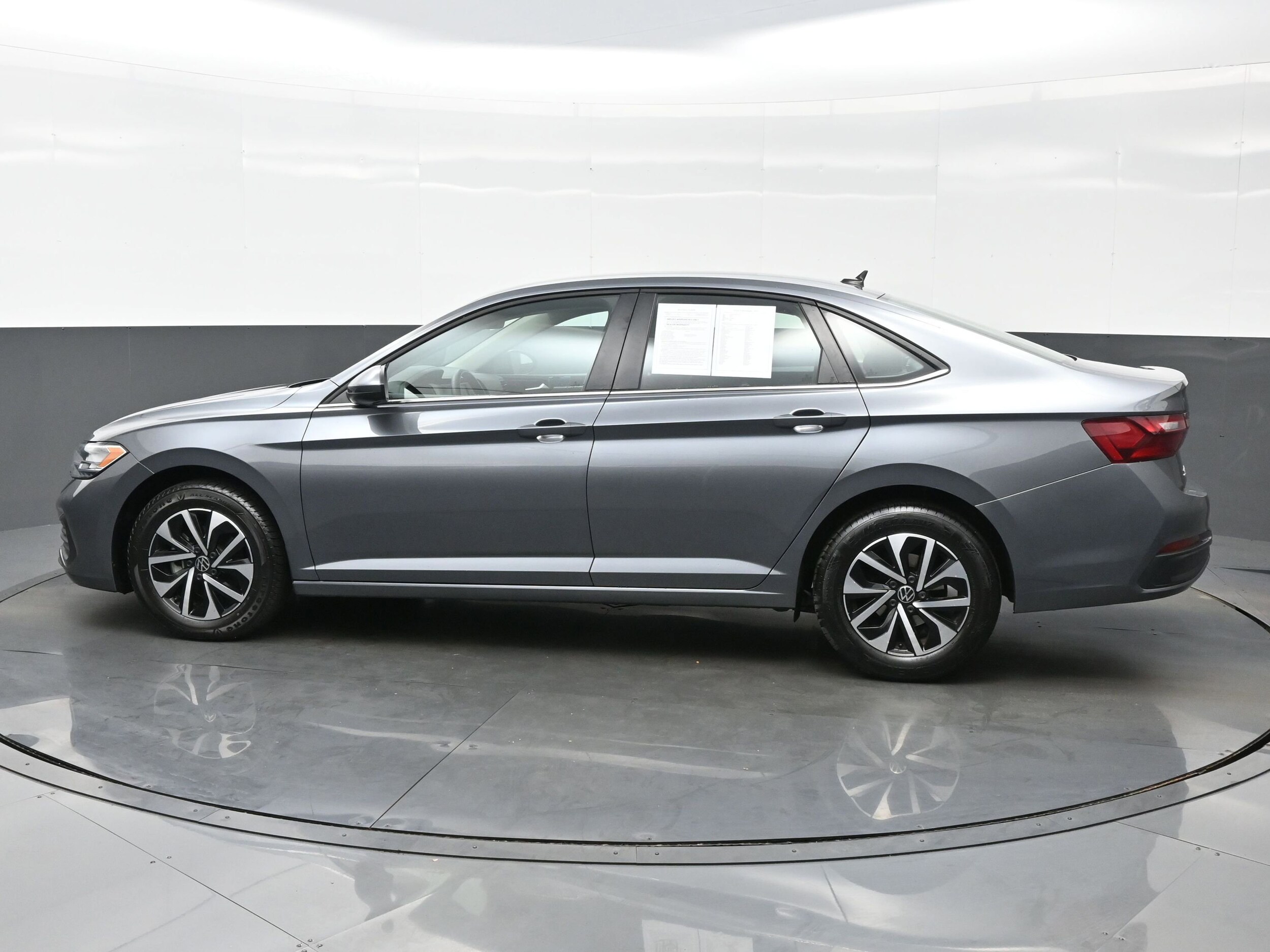2024 Volkswagen Jetta S photo 3