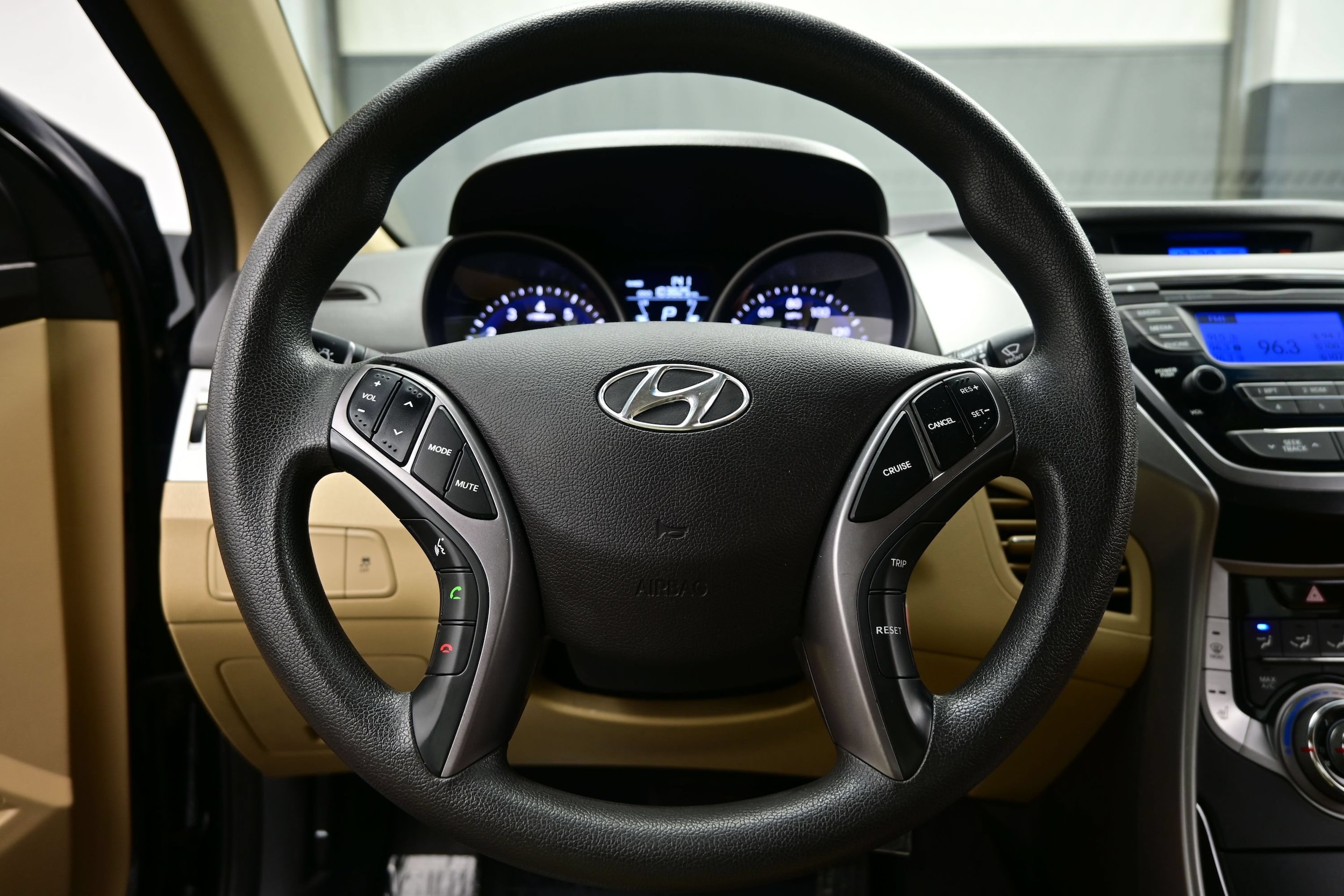 2013 Hyundai Elantra GLS - Photo 20