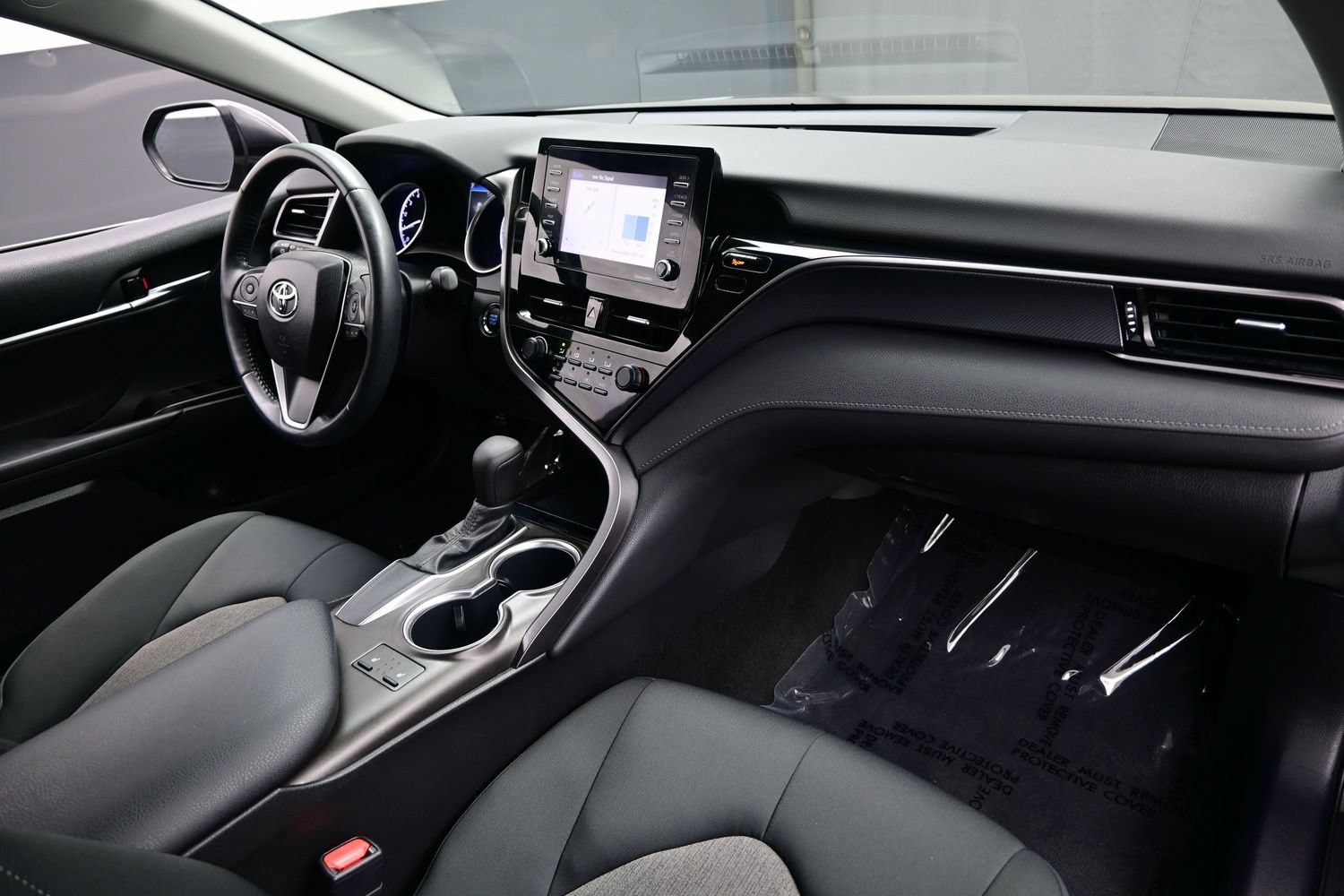 2021 Toyota Camry LE - Photo 15