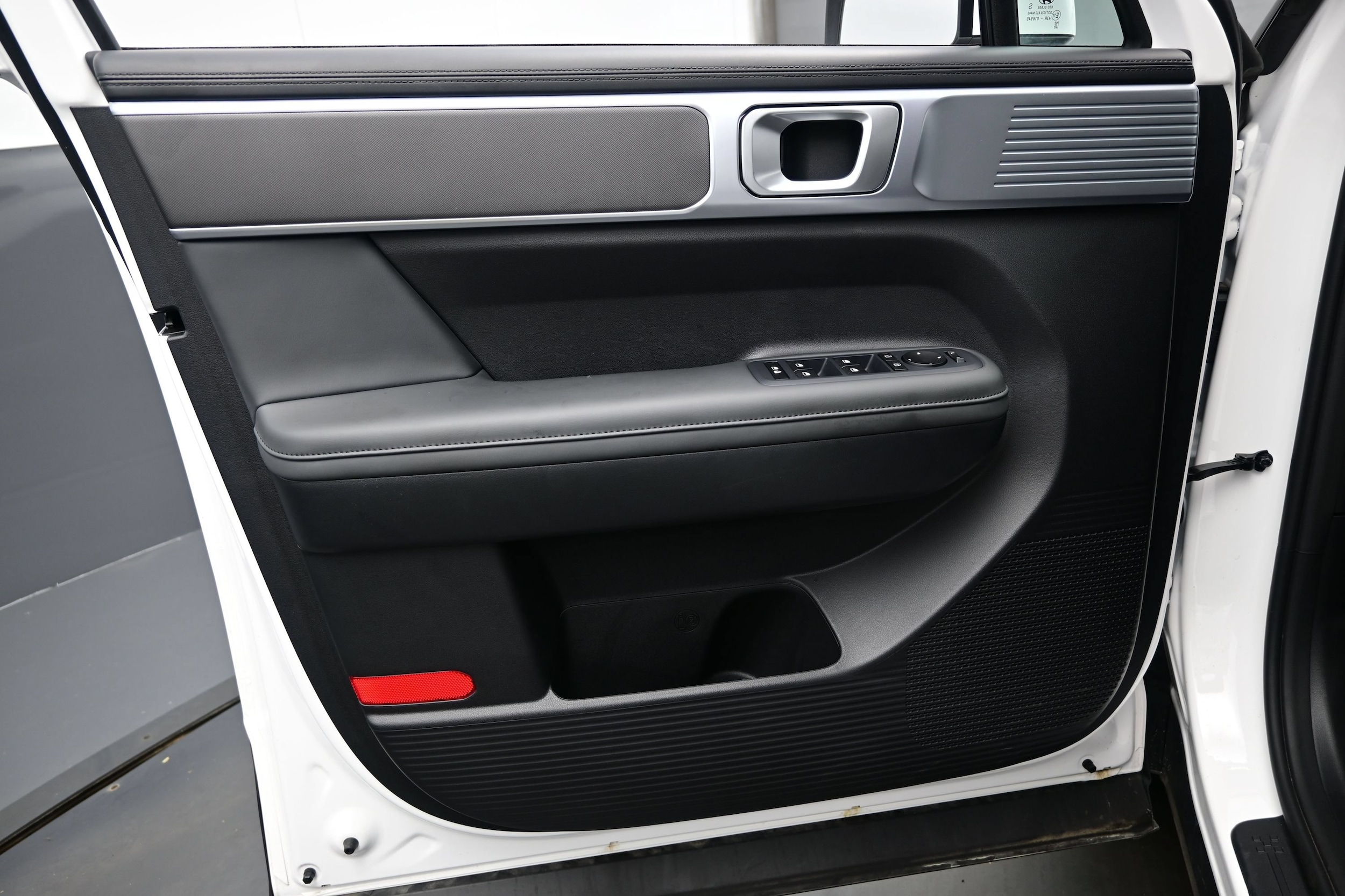 2025 Hyundai Santa Fe SEL - Photo 9