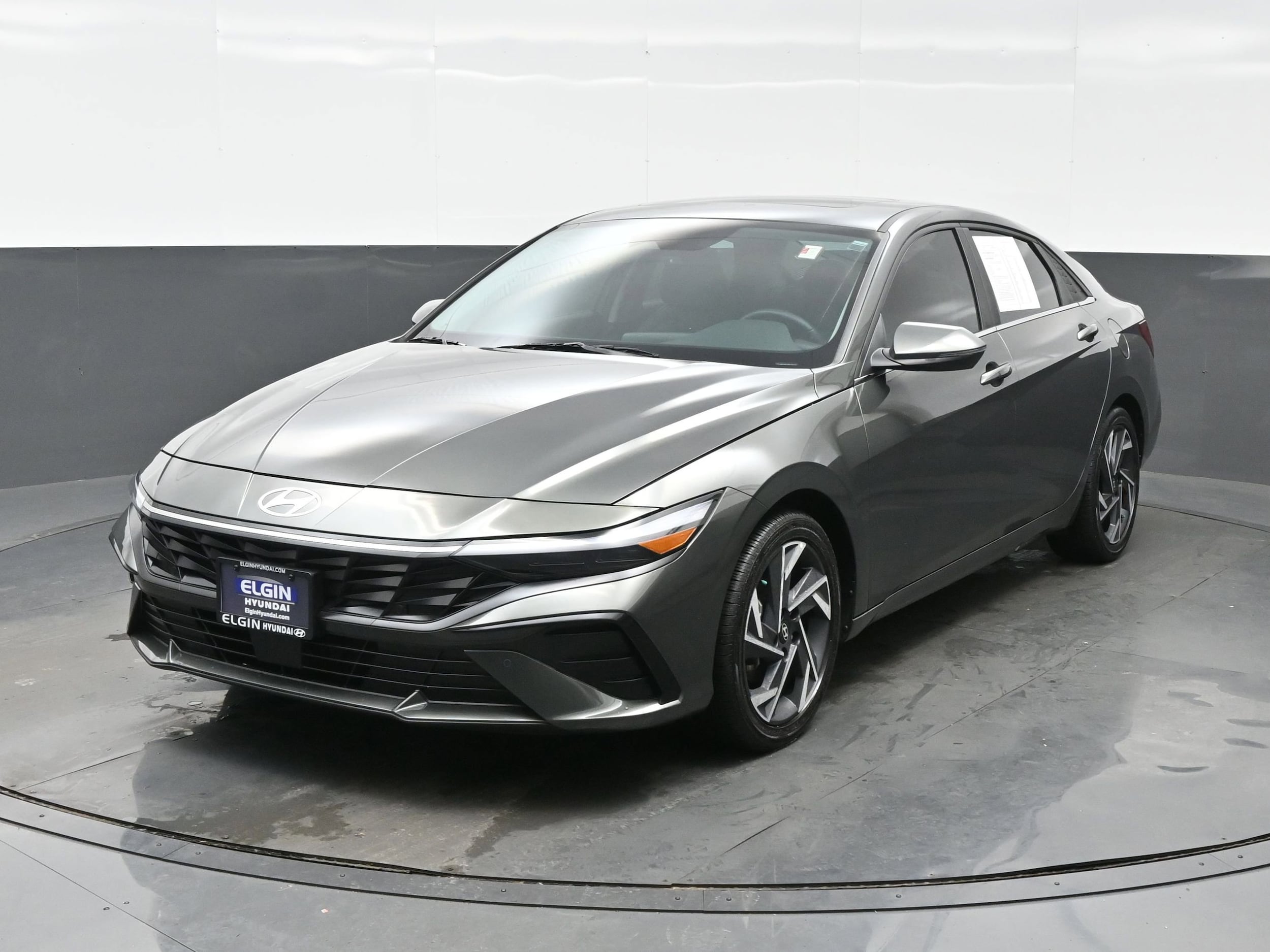 2024 Hyundai Elantra Limited's photo