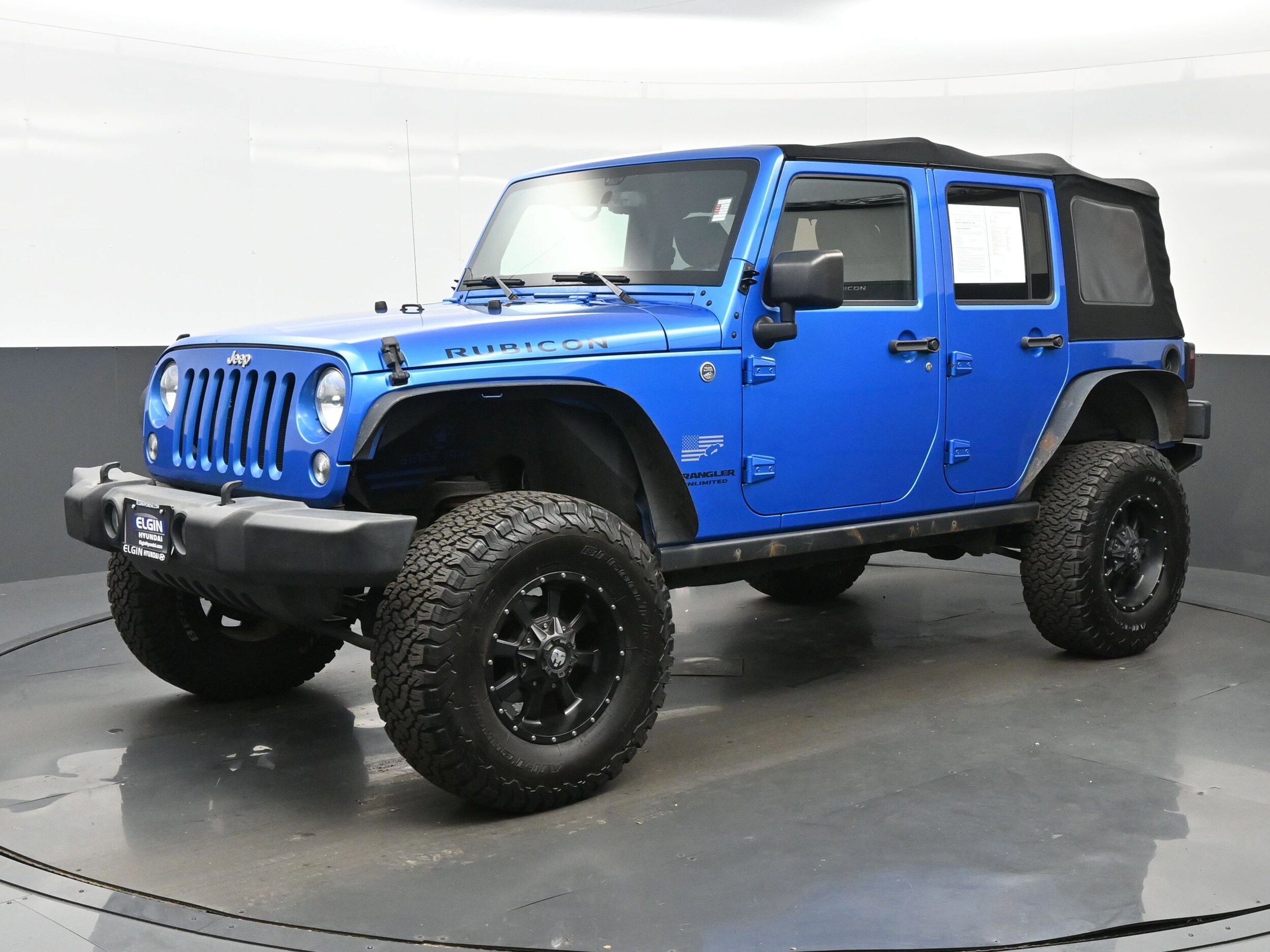 2015 Jeep Wrangler Unlimited Rubicon photo 2