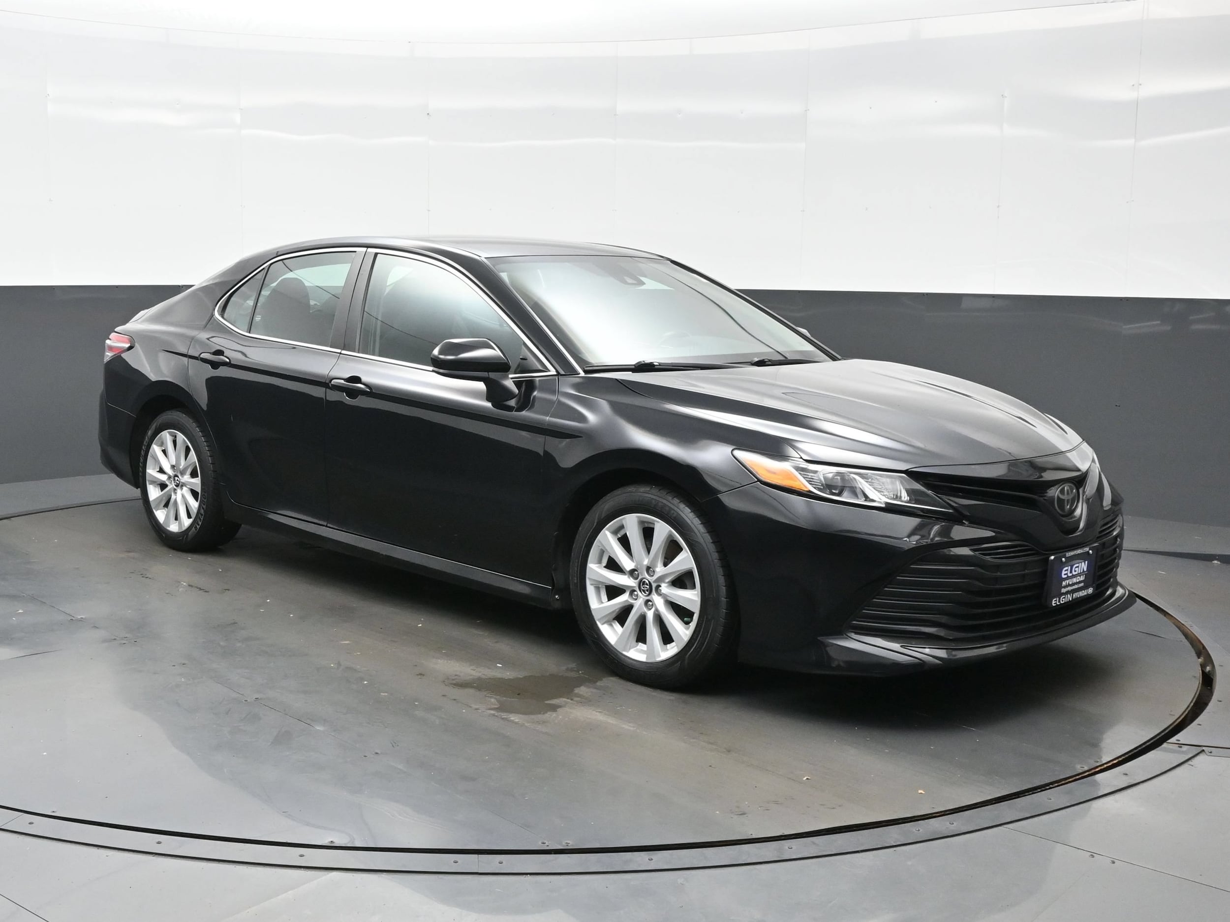 2020 Toyota Camry LE - Photo 8