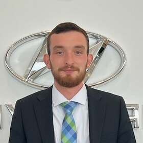 Staff member Ethan E from ID_08f021410511