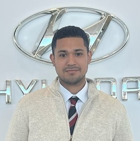 Staff member Eduardo M from ID_b0bd9129455c