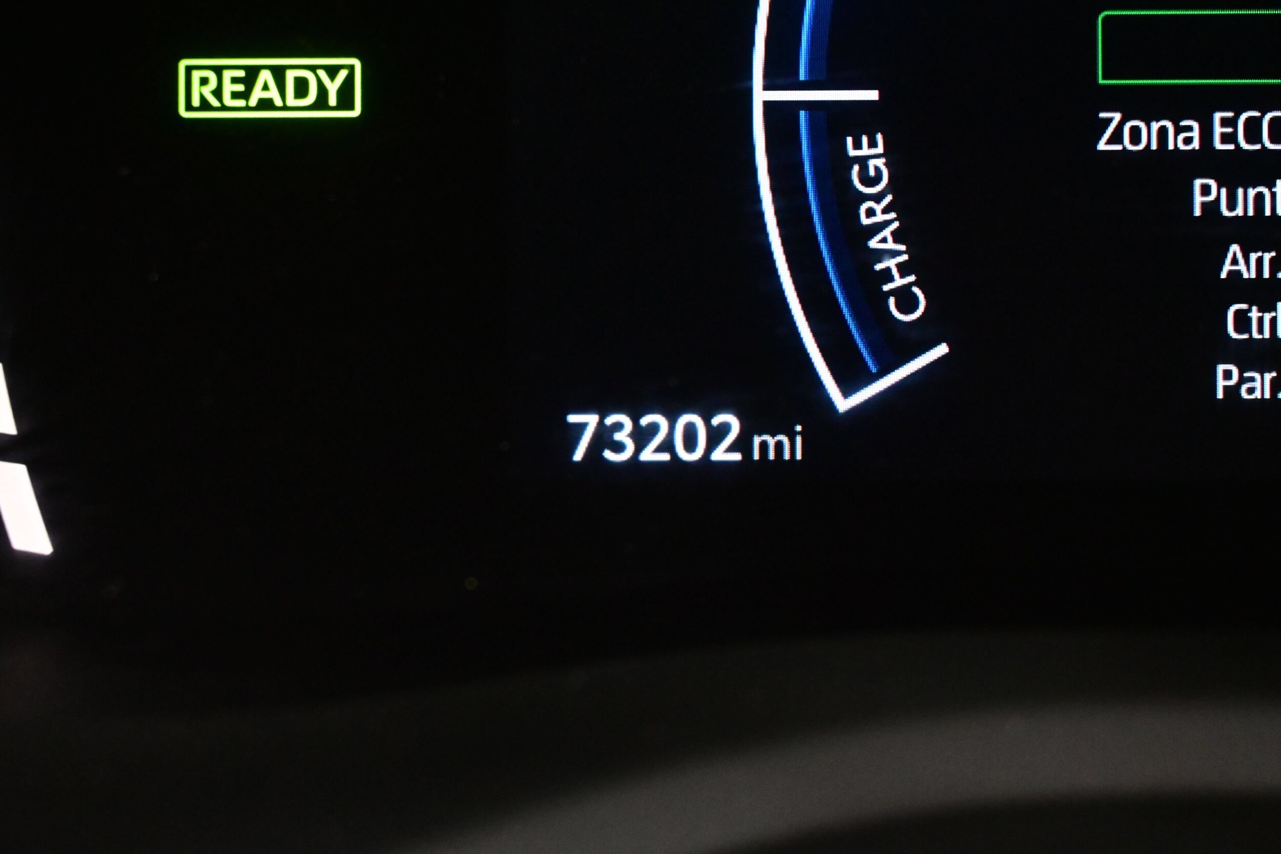 2025 Toyota Camry SE - Photo 26