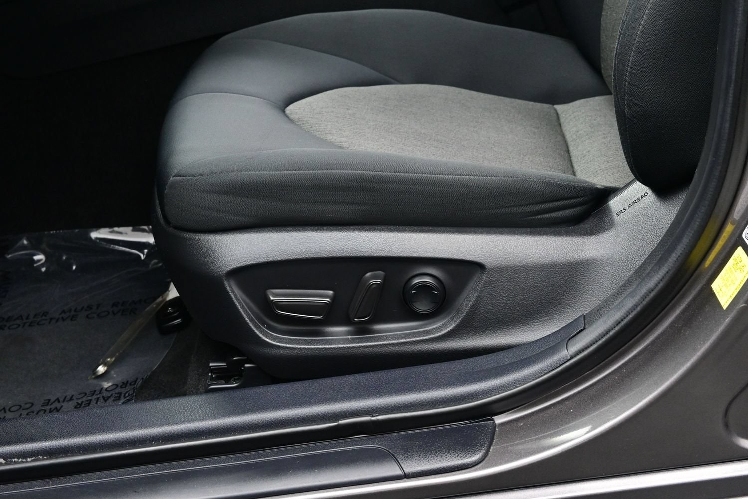 2021 Toyota Camry LE - Photo 11