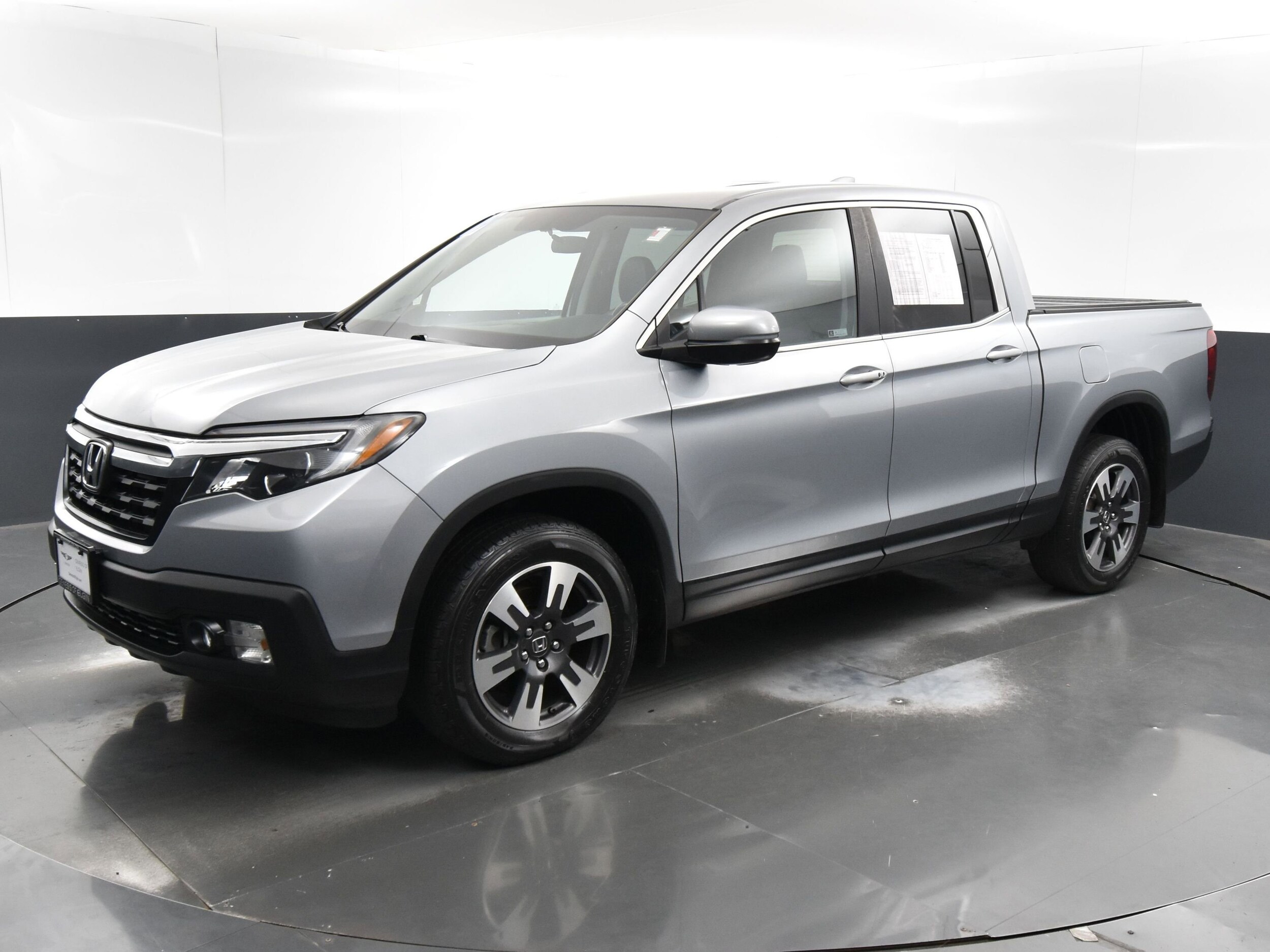 Used 2019 Honda Ridgeline RTL with VIN 5FPYK3F5XKB037179 for sale in Bartlett, IL