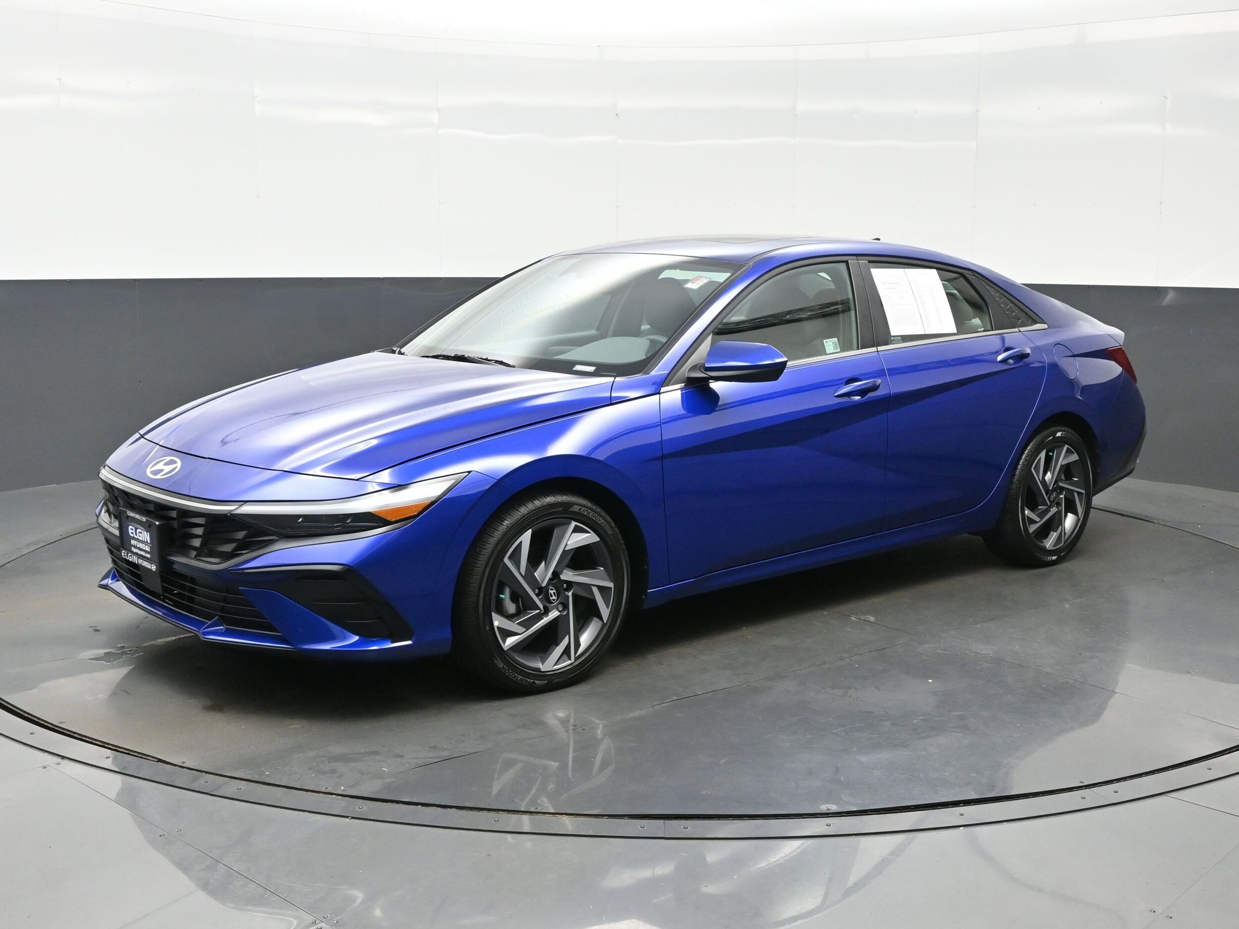 2025 Hyundai Elantra SEL Convenience photo 2