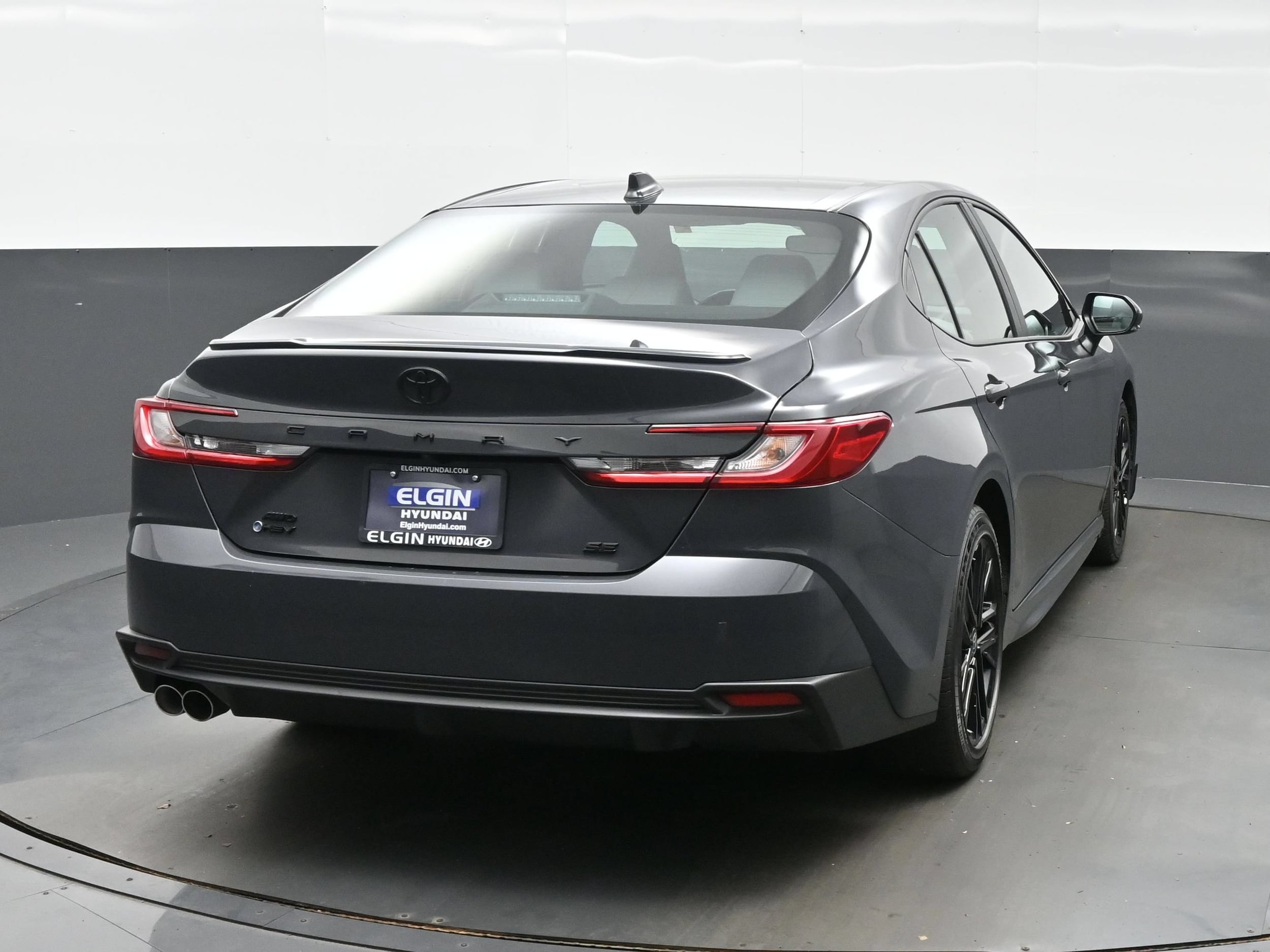 2025 Toyota Camry SE - Photo 5