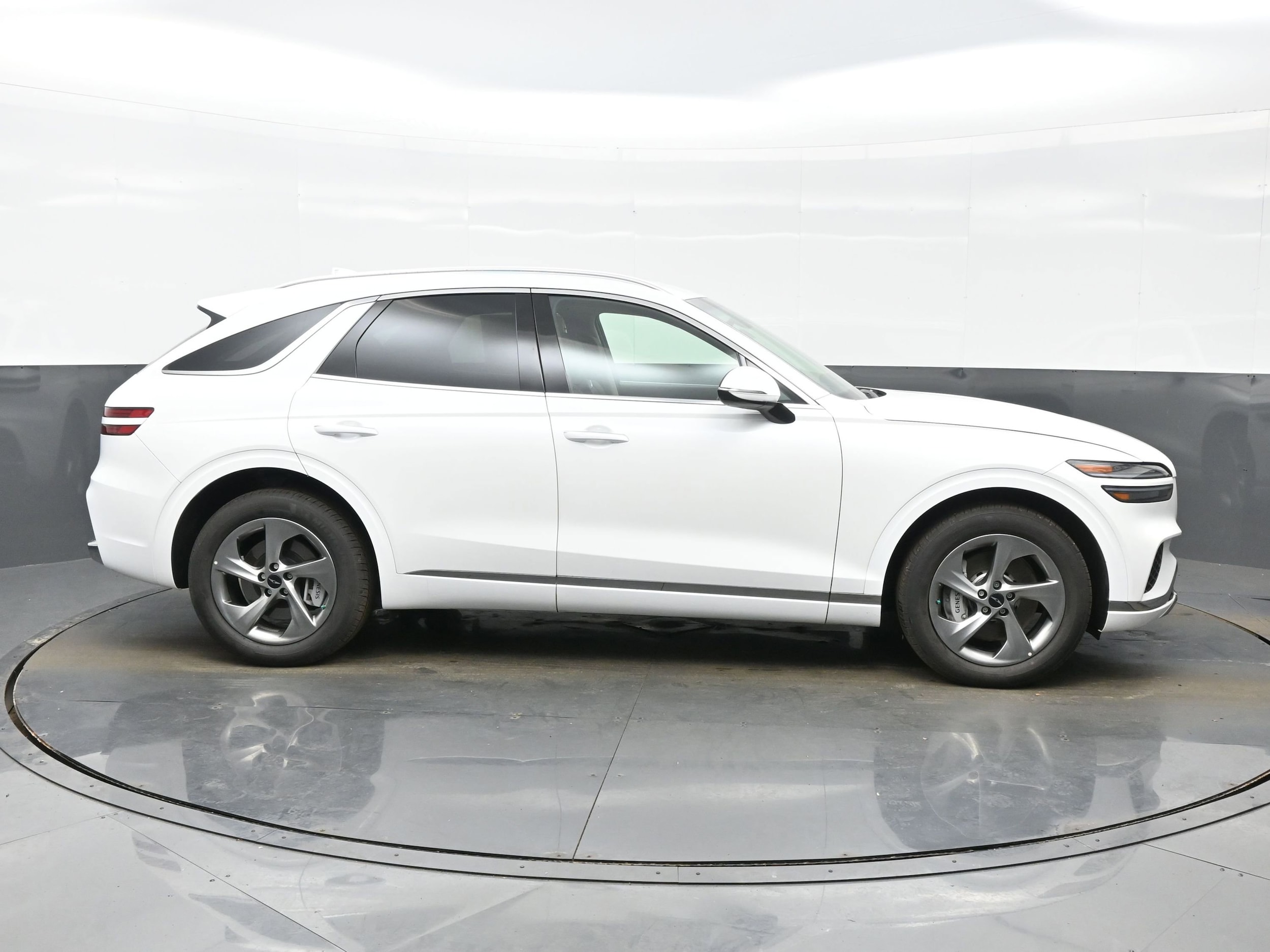 2026 GENESIS GV70 Standard - Photo 7