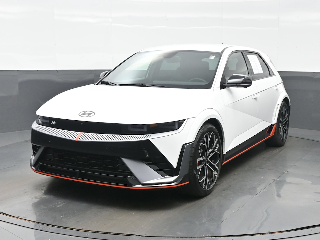 Certified 2025 Hyundai
