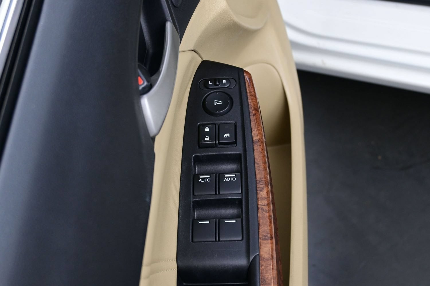 2011 Honda Accord EX-L V6 - Photo 10