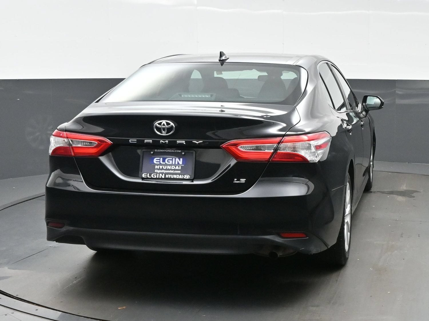 2020 Toyota Camry LE - Photo 5