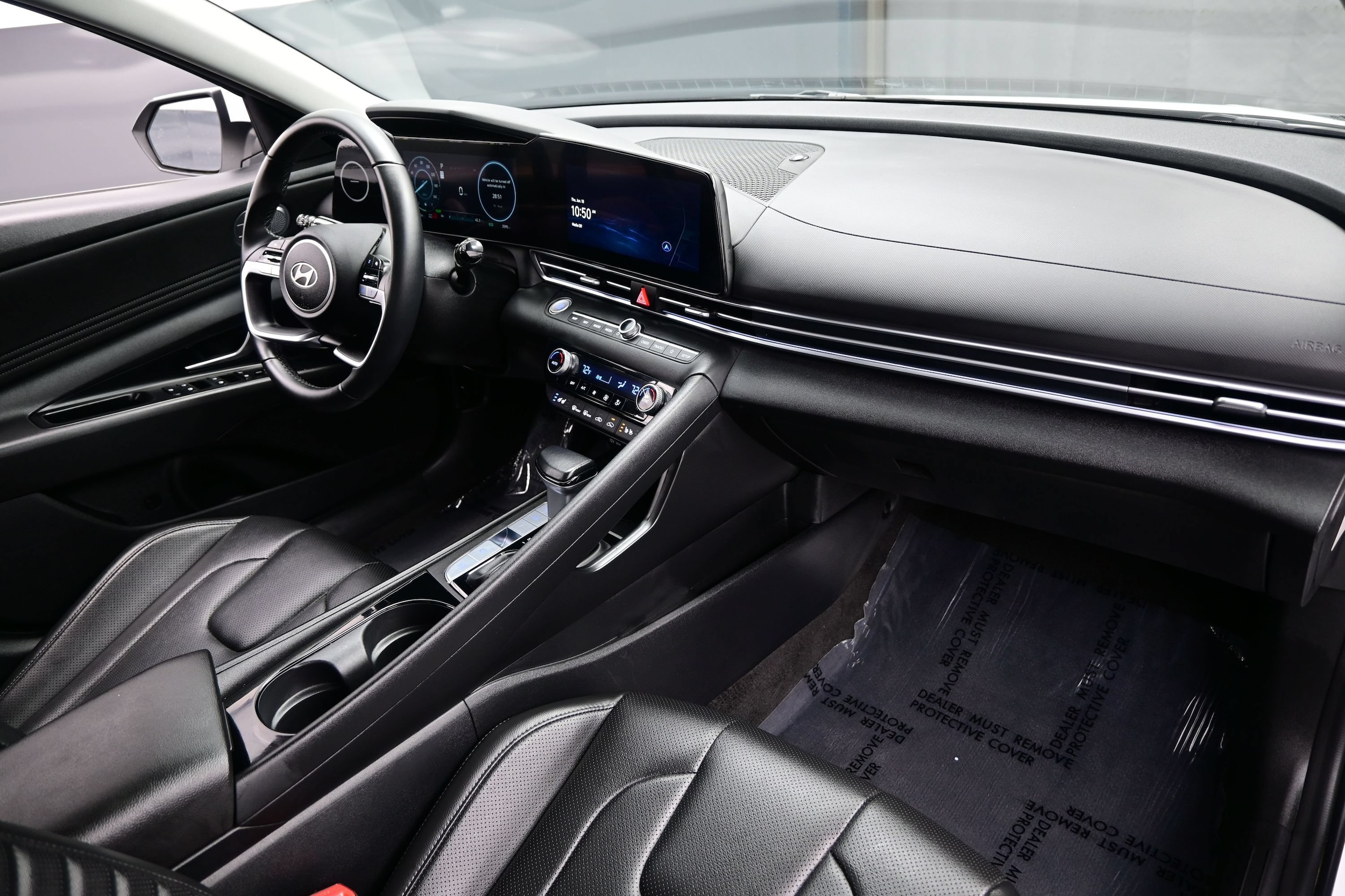 2025 Hyundai Elantra Limited - Photo 15