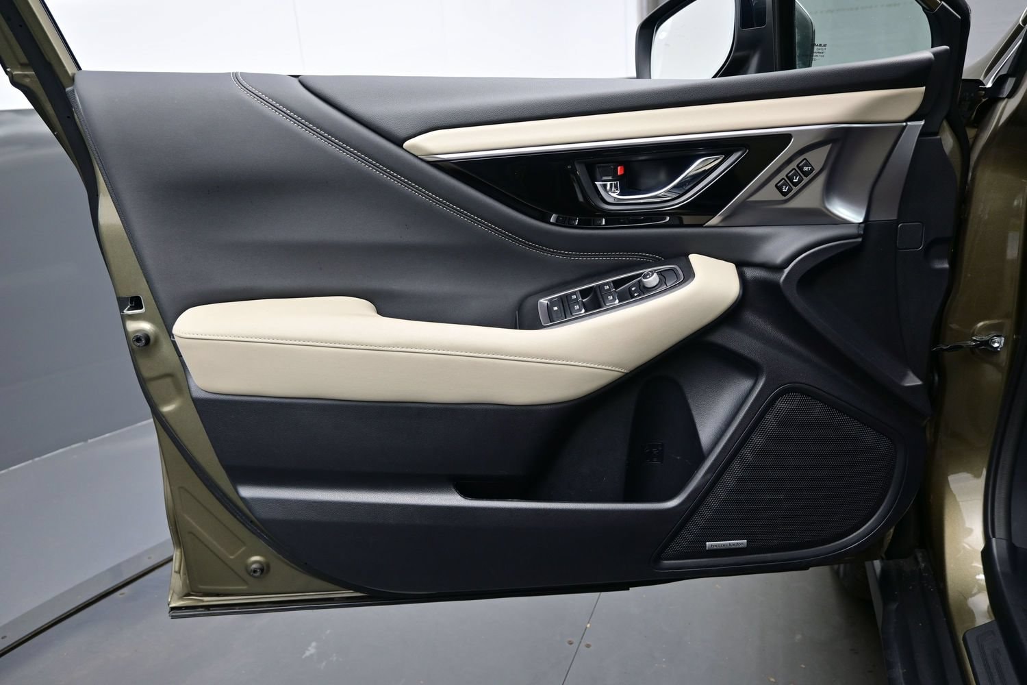 2024 Subaru Outback Limited - Photo 9