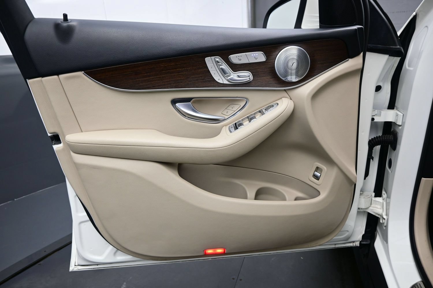 2020 Mercedes-Benz GLC GLC300 - Photo 9