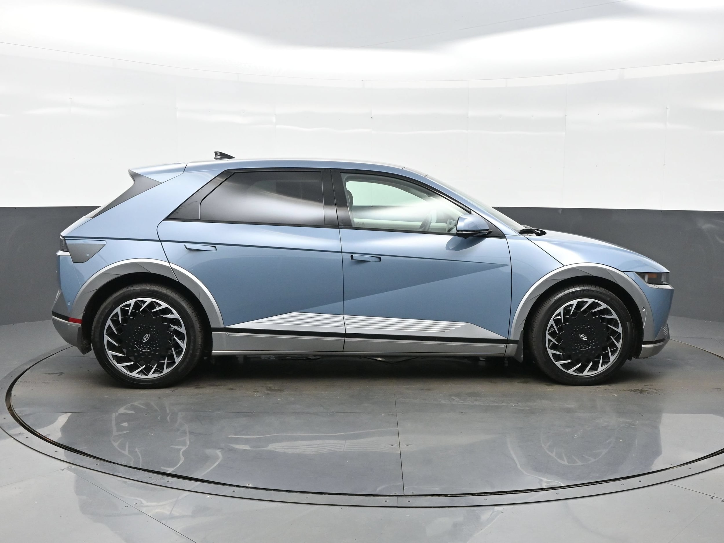 2024 Hyundai IONIQ 5 Limited - Photo 7
