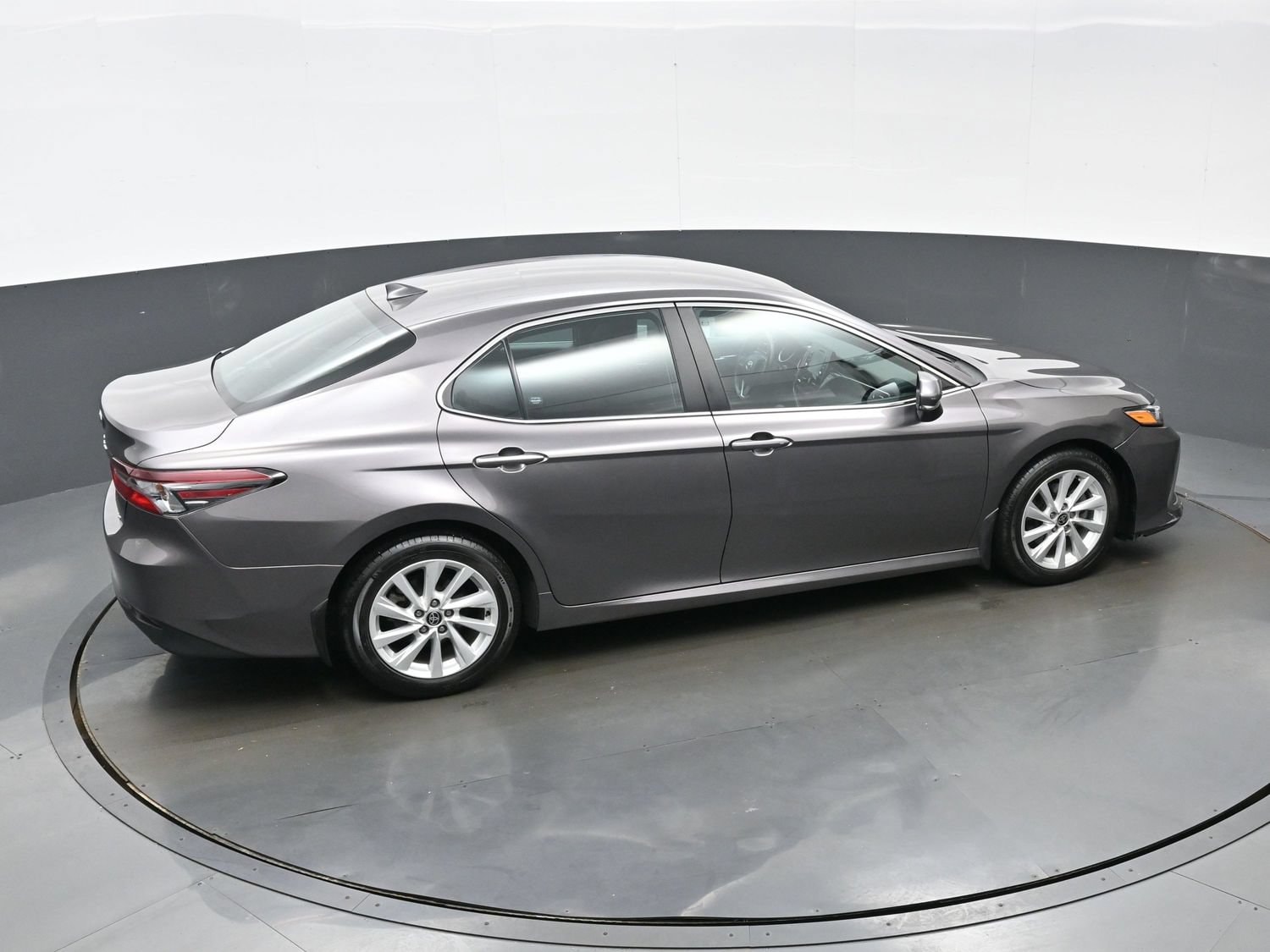 2021 Toyota Camry LE - Photo 39
