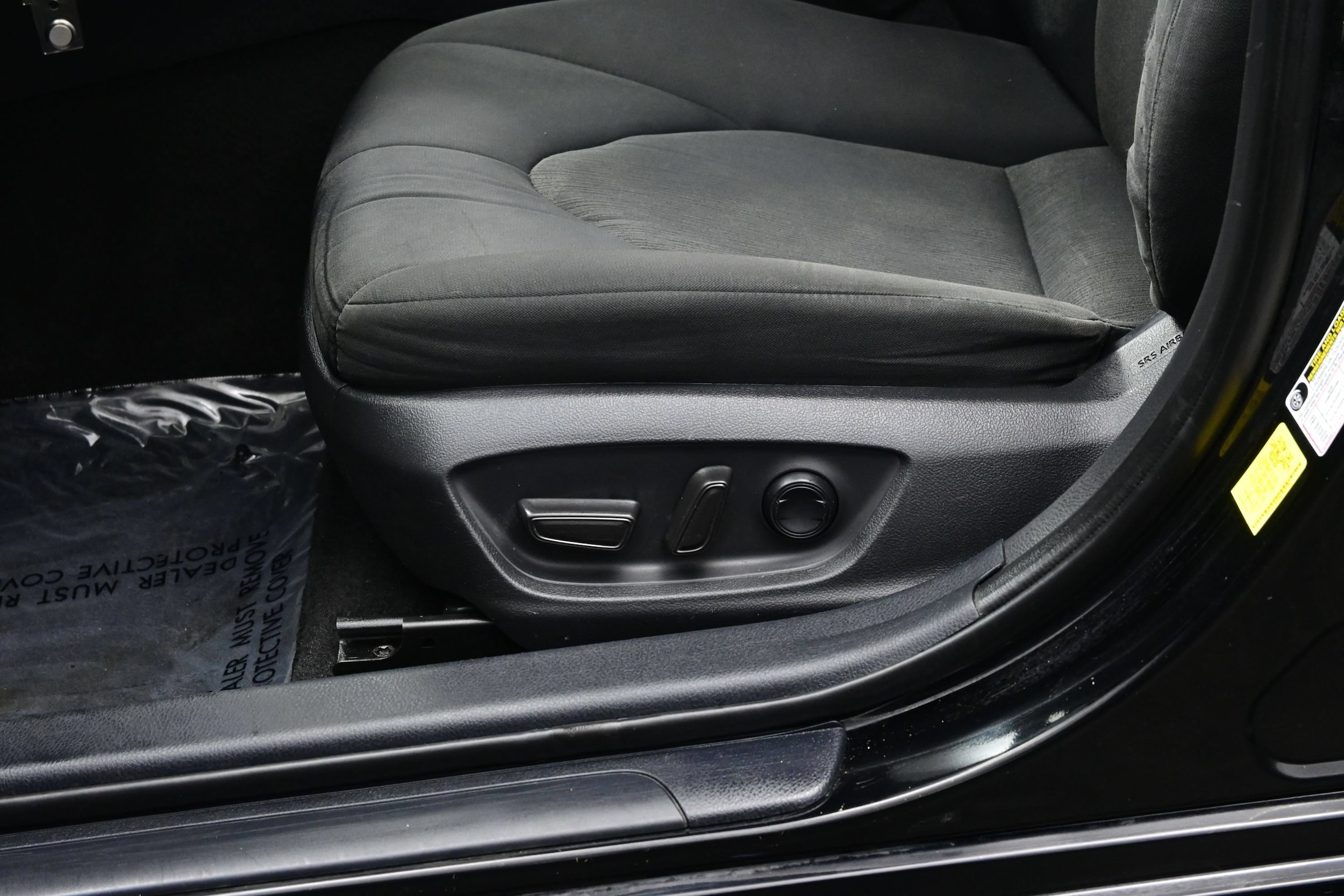 2020 Toyota Camry LE - Photo 11