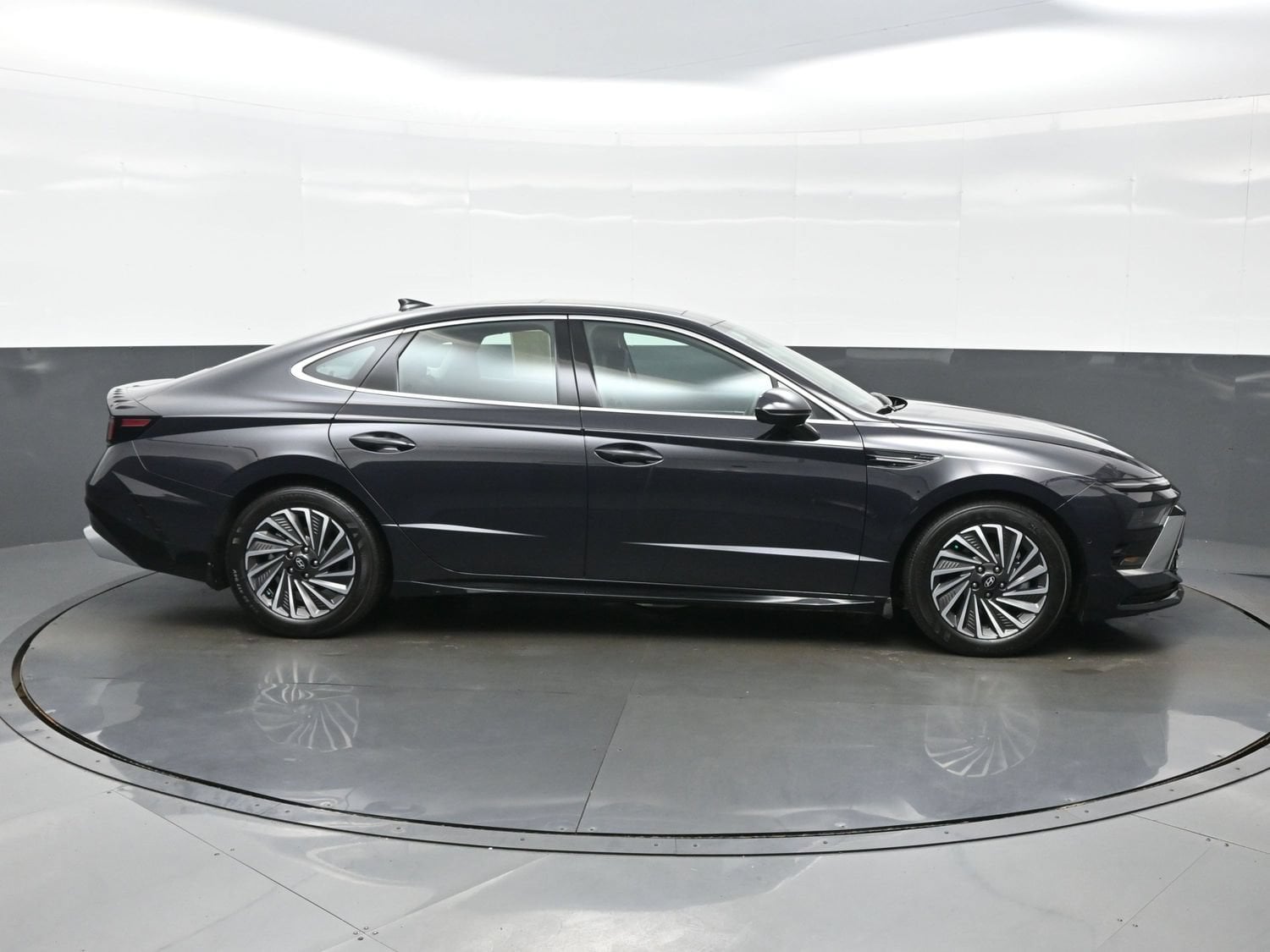2026 Hyundai Sonata Hybrid Limited - Photo 7