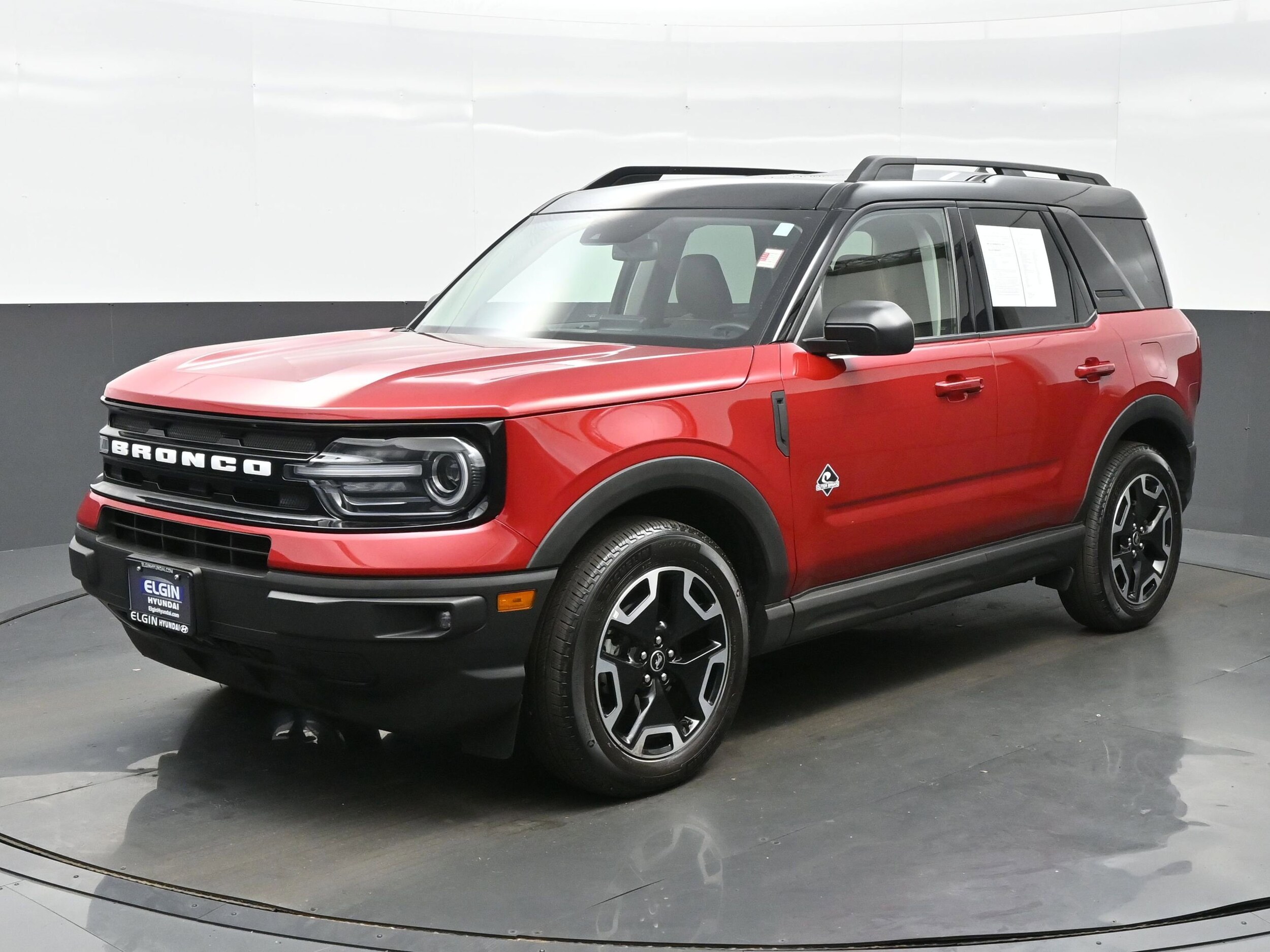 2021 Ford Bronco Sport Outer Banks photo 2
