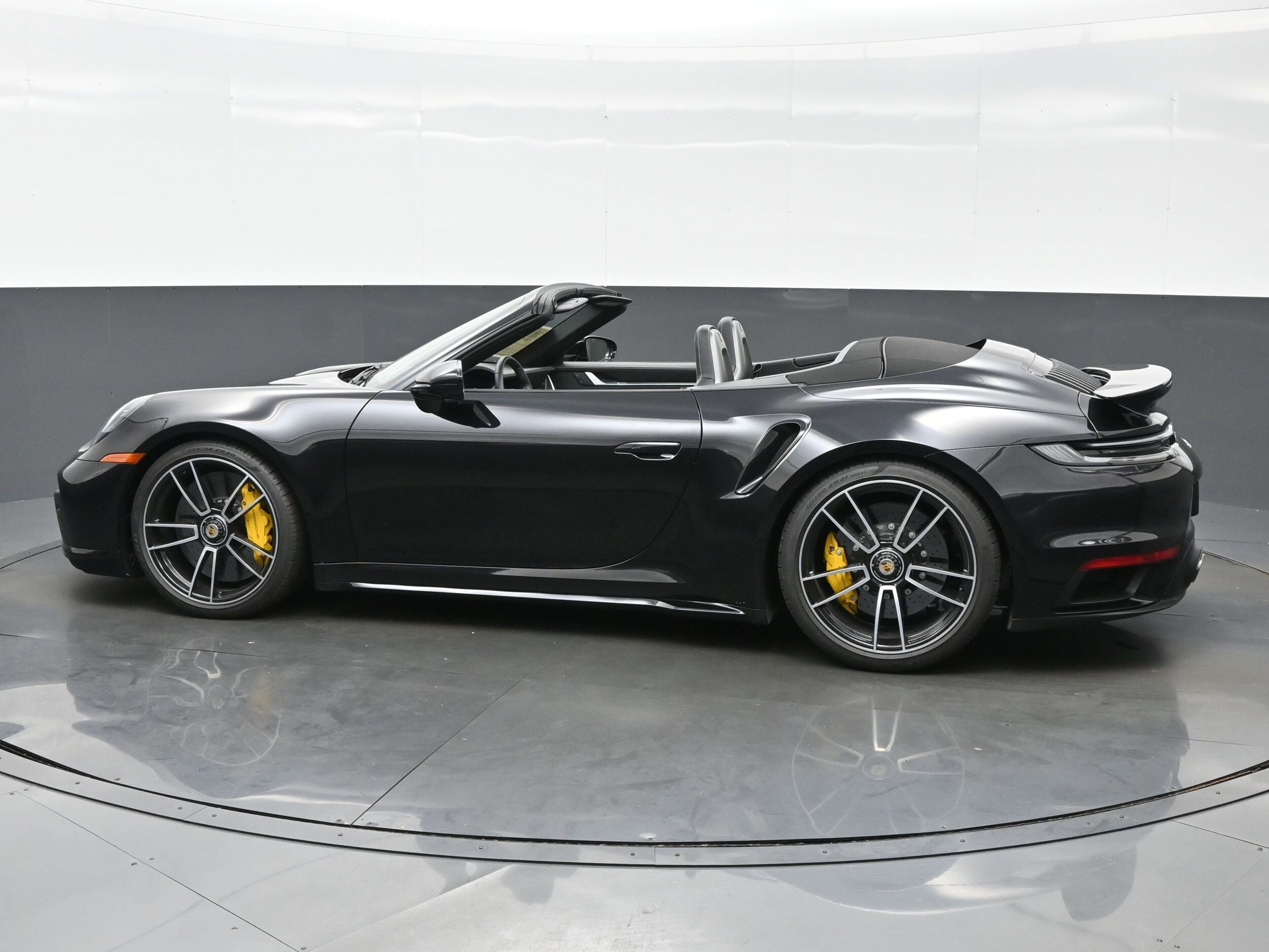 2024 Porsche 911 Turbo photo 3