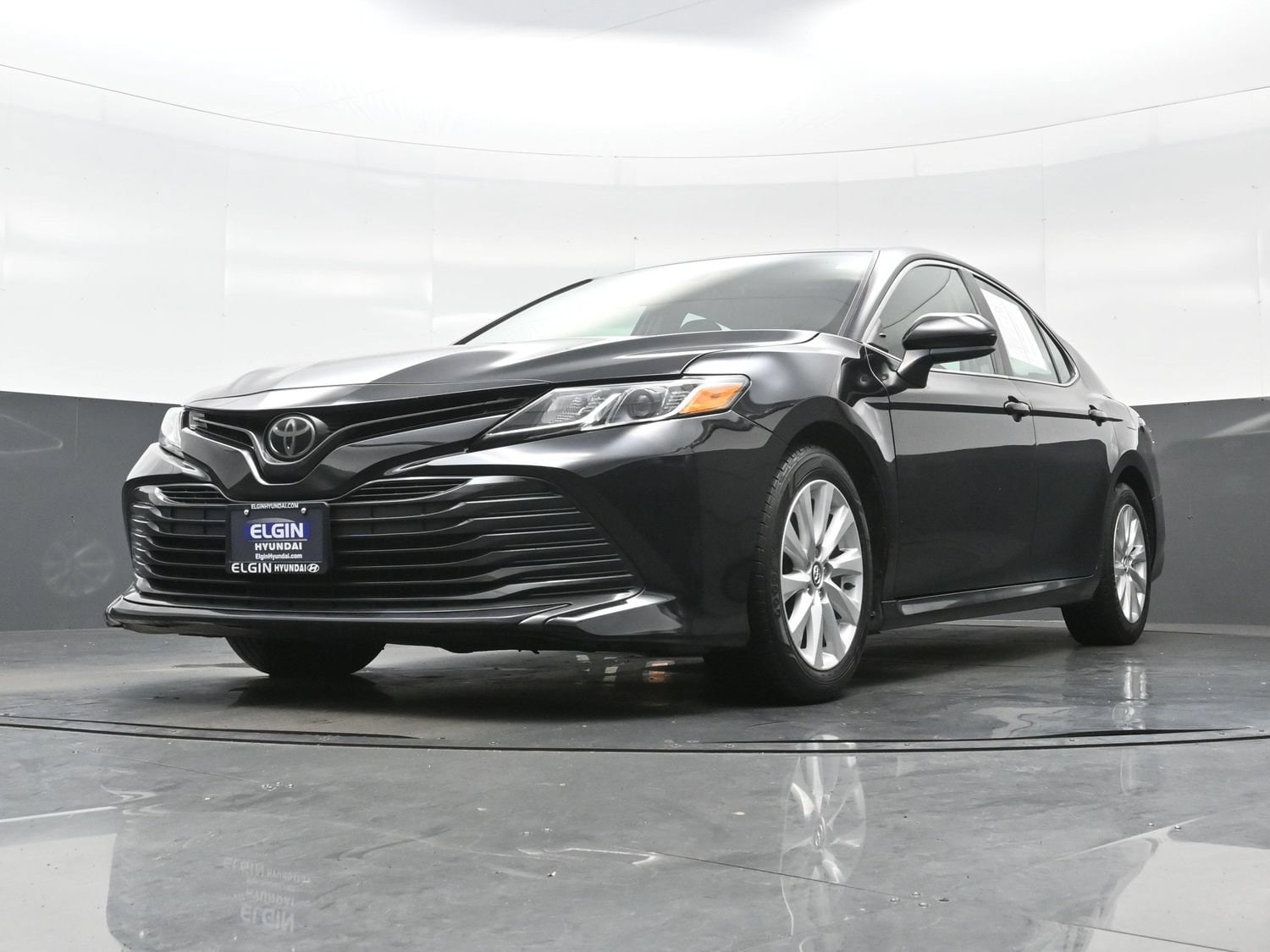 2020 Toyota Camry LE - Photo 25