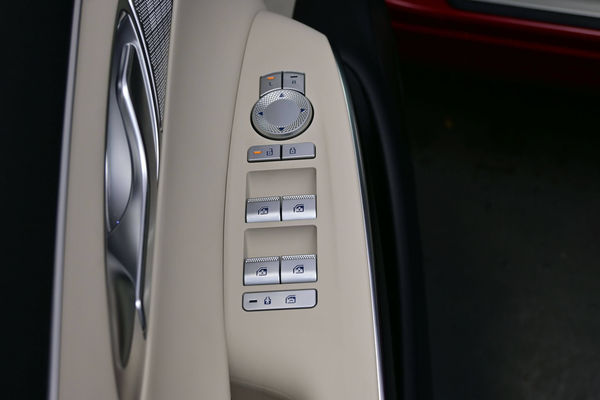 2026 GENESIS GV70 Standard - Photo 10