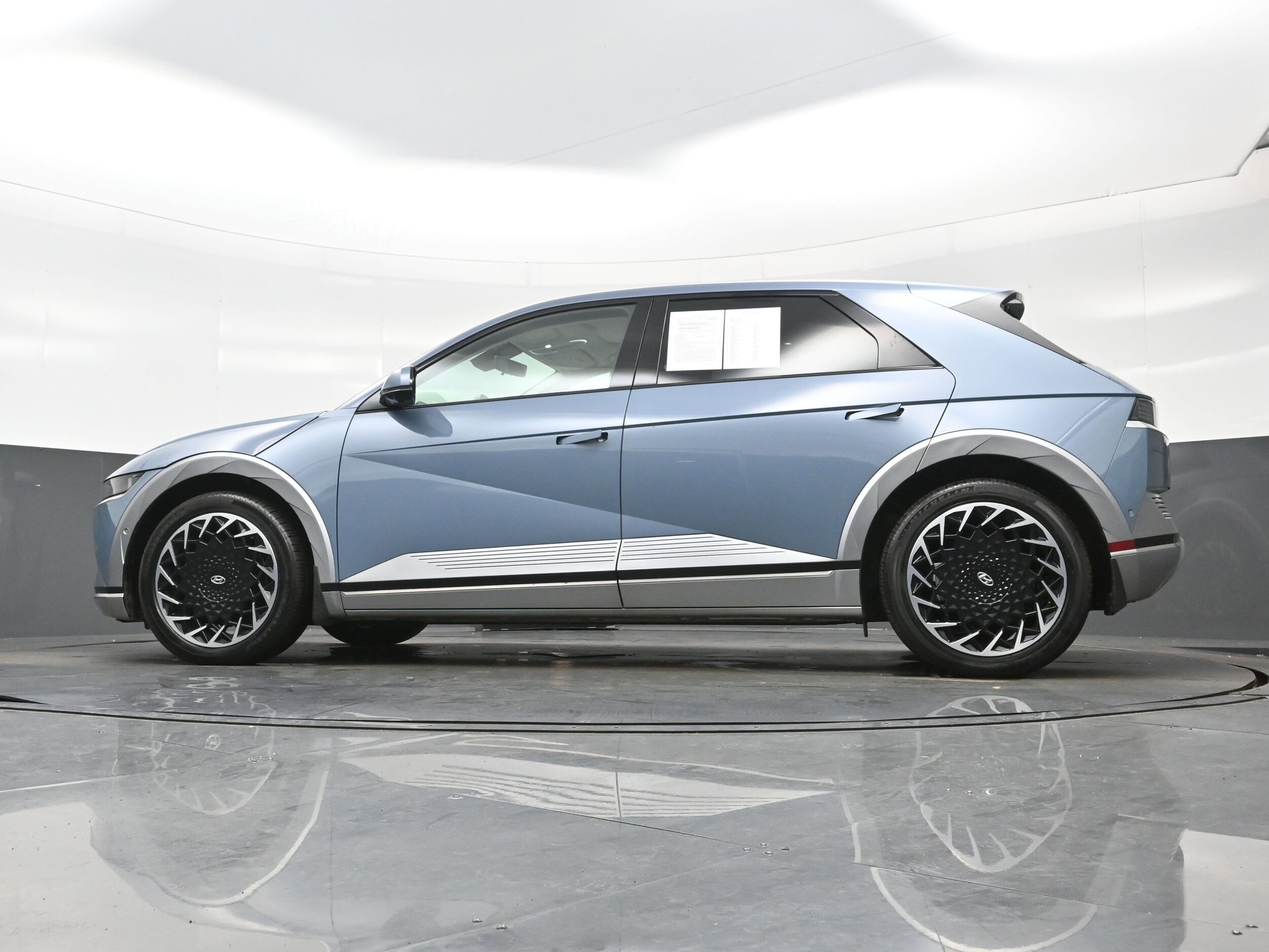 2024 Hyundai IONIQ 5 Limited - Photo 28