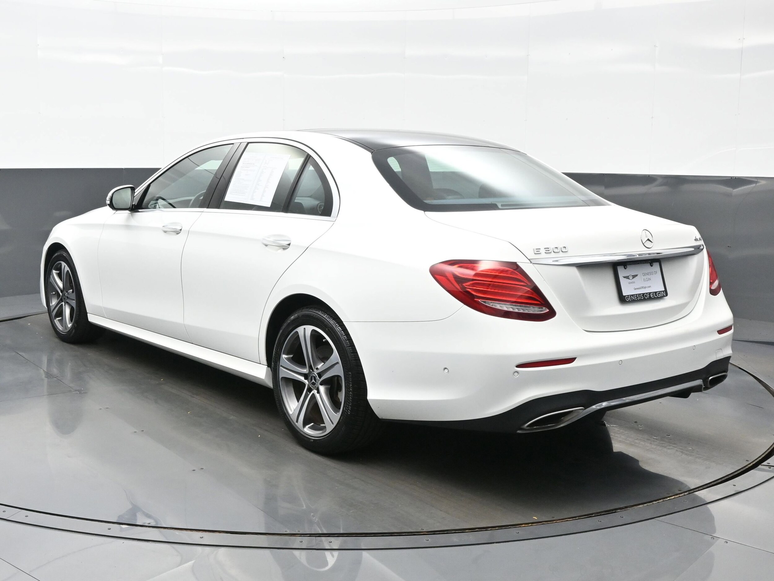 2019 Mercedes Benz E 300 4MATIC photo 4